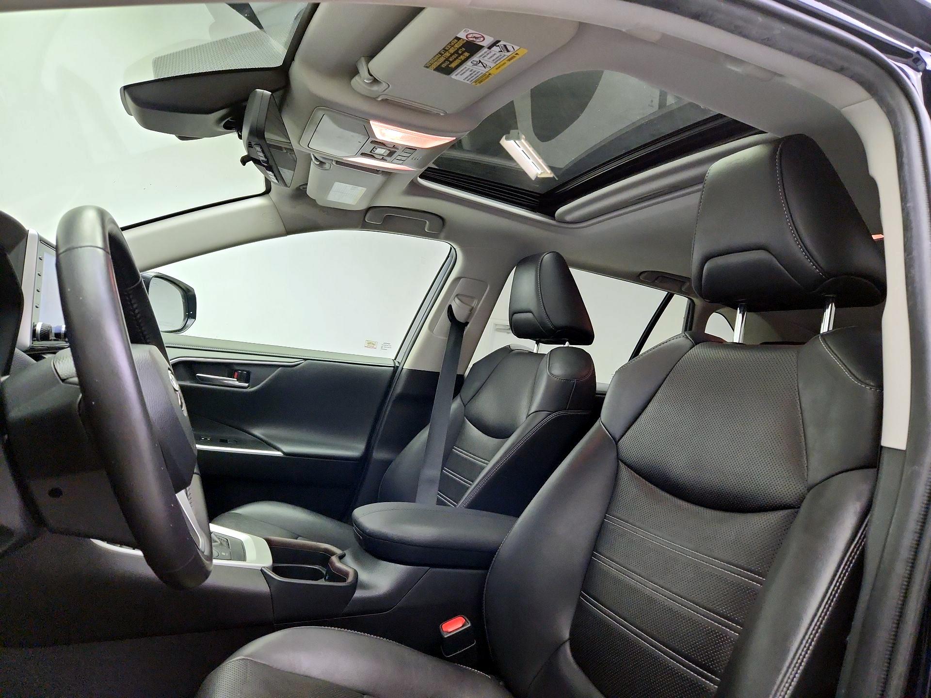 Thumbnail: 2020 Toyota RAV4 - 20
