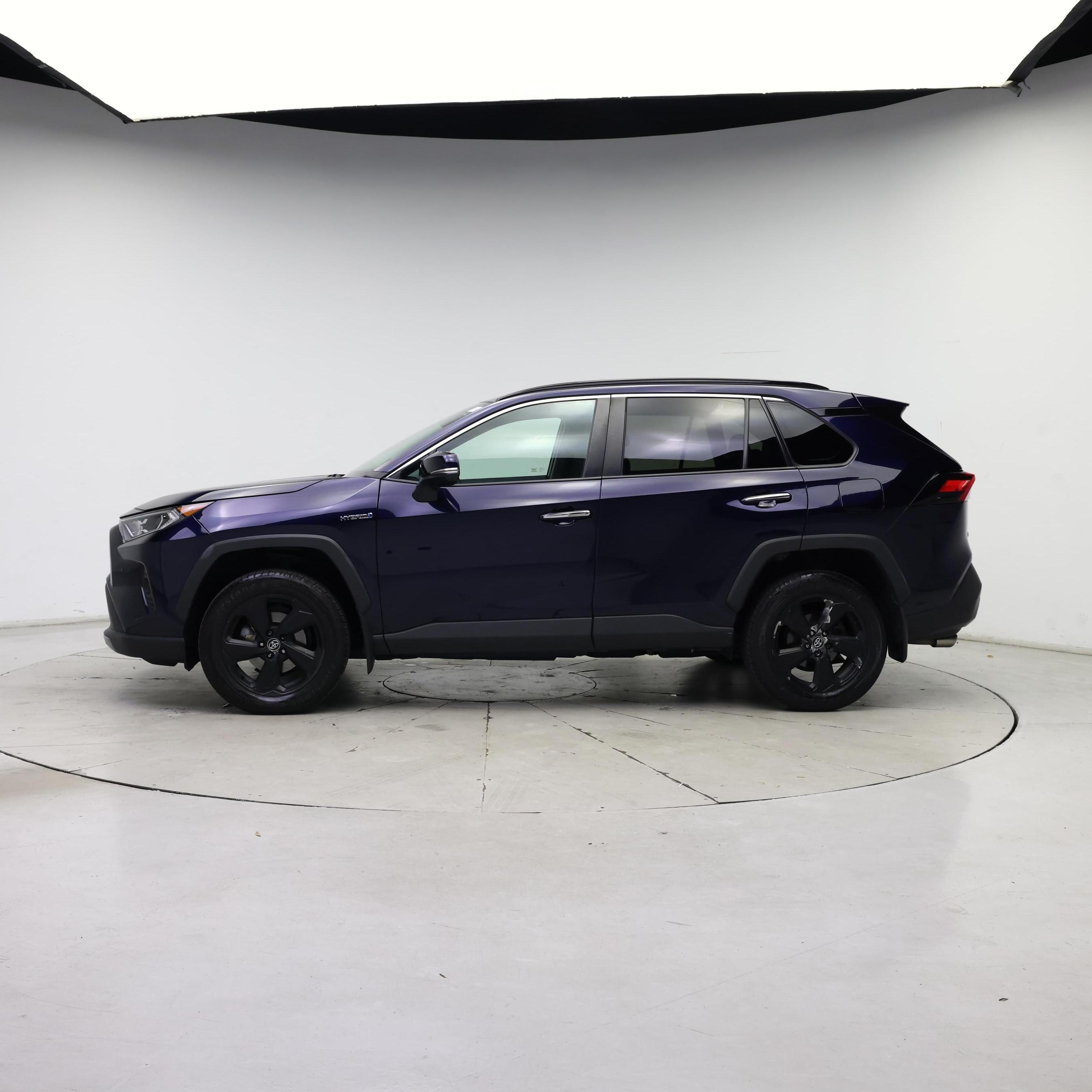 Thumbnail: 2020 Toyota RAV4 - 3