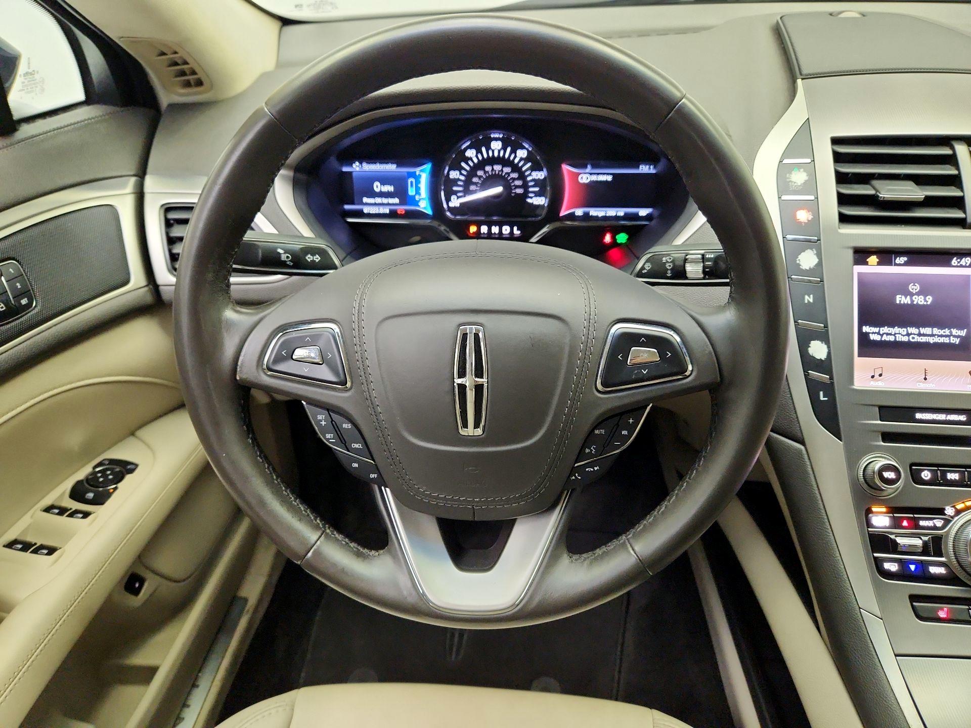 Thumbnail: 2017 Lincoln MKZ - 10