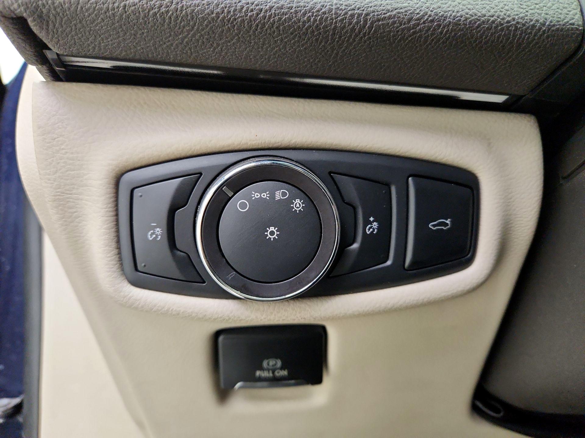 Thumbnail: 2017 Lincoln MKZ - 13