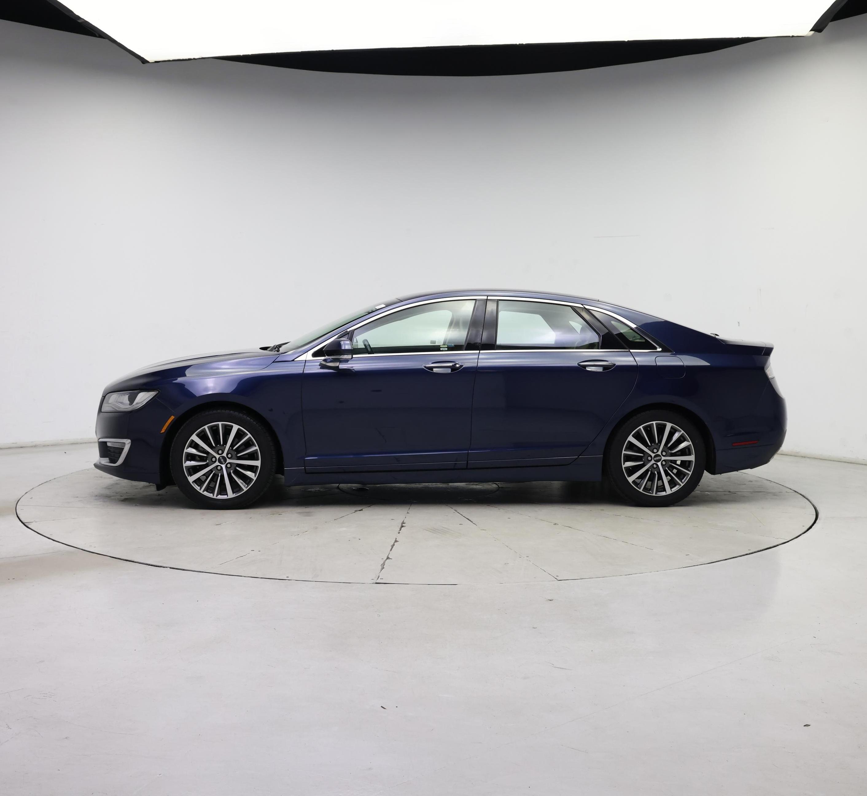 Thumbnail: 2017 Lincoln MKZ - 3
