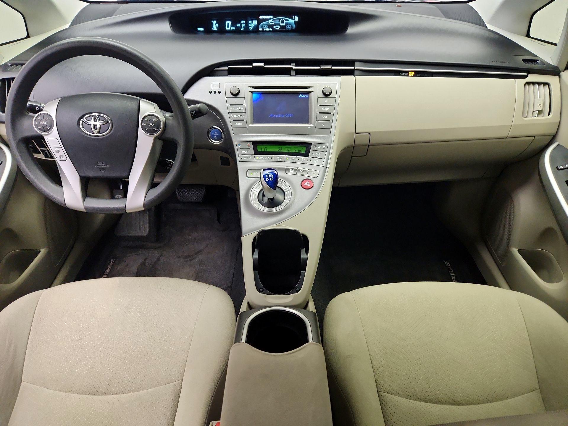 Thumbnail: 2015 Toyota Prius - 9