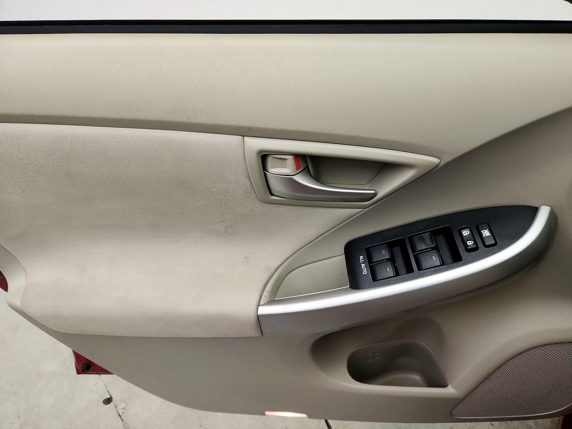 Thumbnail: 2015 Toyota Prius - 12