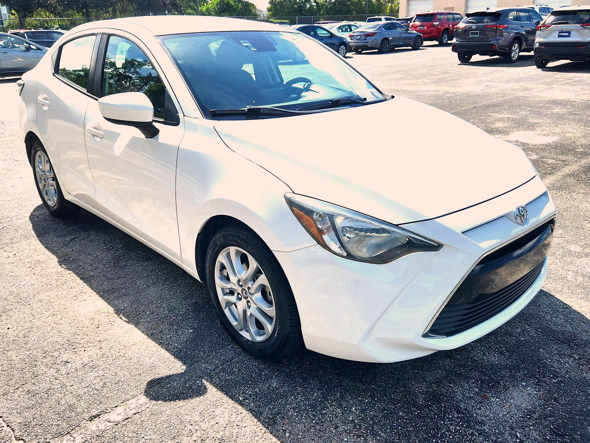 Thumbnail: 2018 Toyota Yaris iA - 1