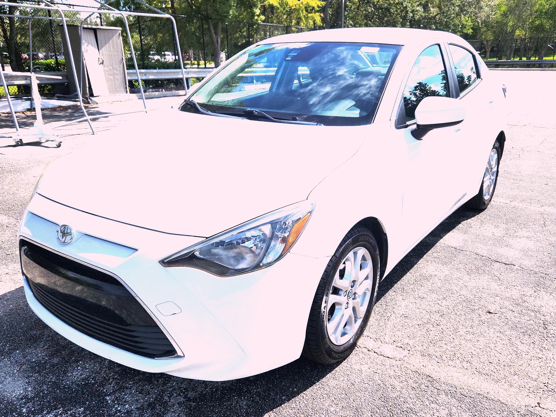 Thumbnail: 2018 Toyota Yaris iA - 3