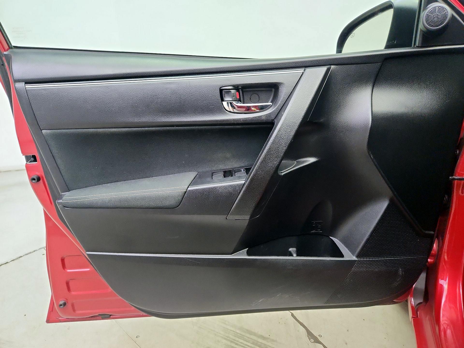 Thumbnail: 2018 Toyota Corolla - 12