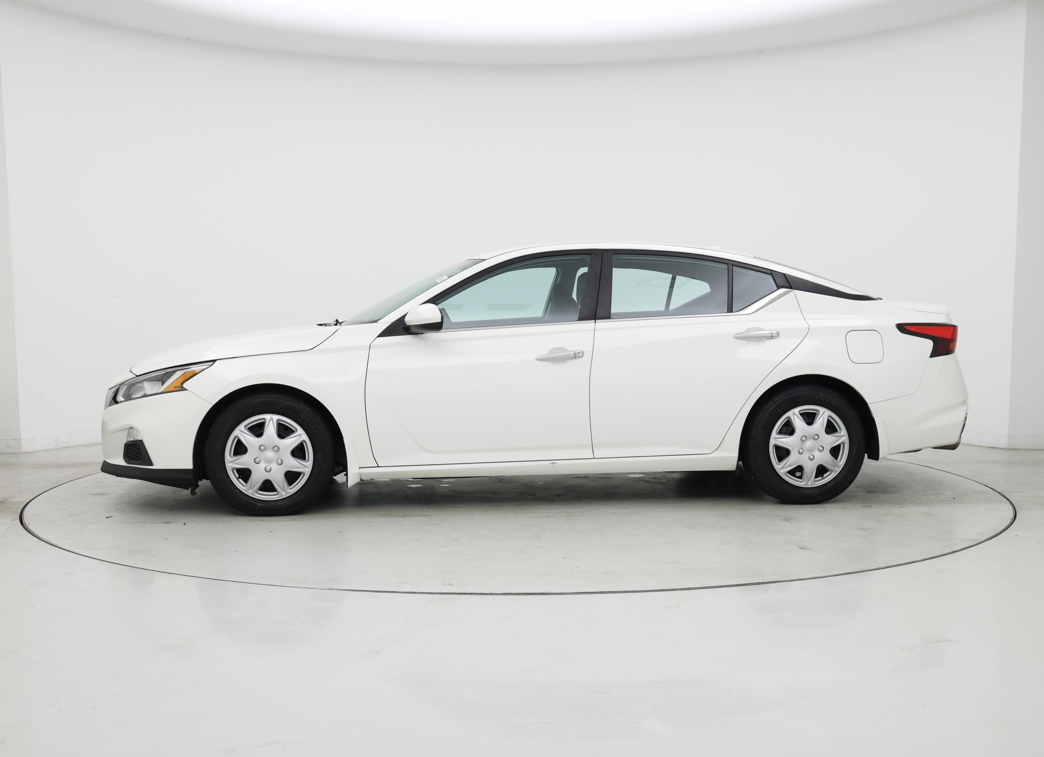 Thumbnail: 2019 Nissan Altima - 3
