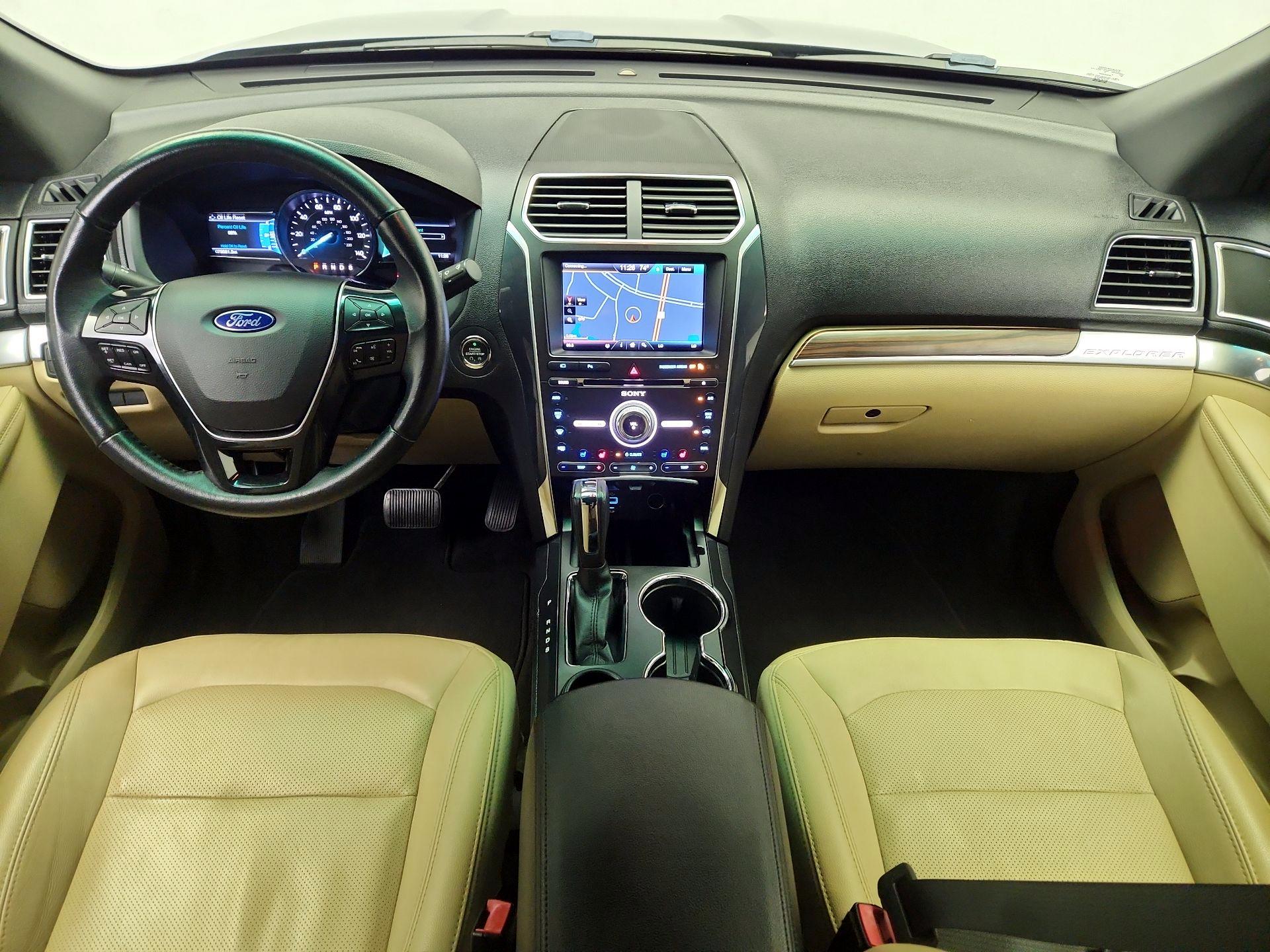 Thumbnail: 2016 Ford Explorer - 9