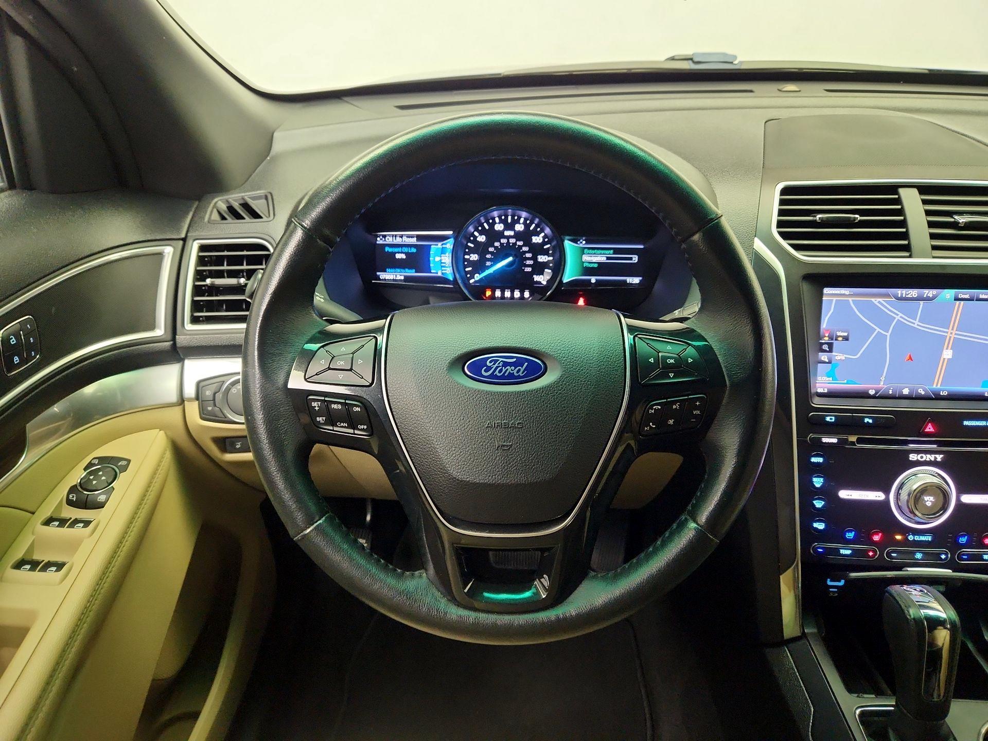 Thumbnail: 2016 Ford Explorer - 10