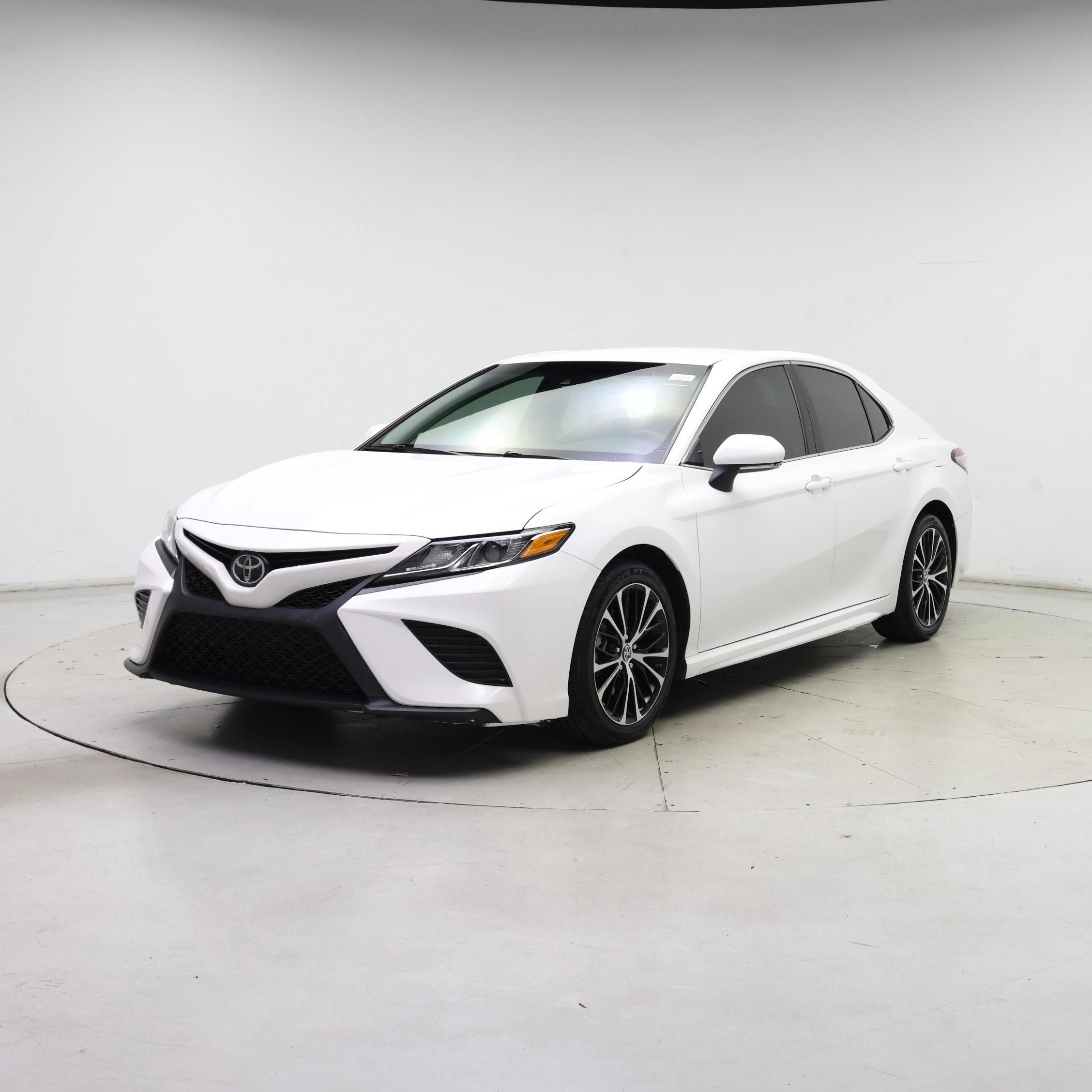 Thumbnail: 2018 Toyota Camry - 4