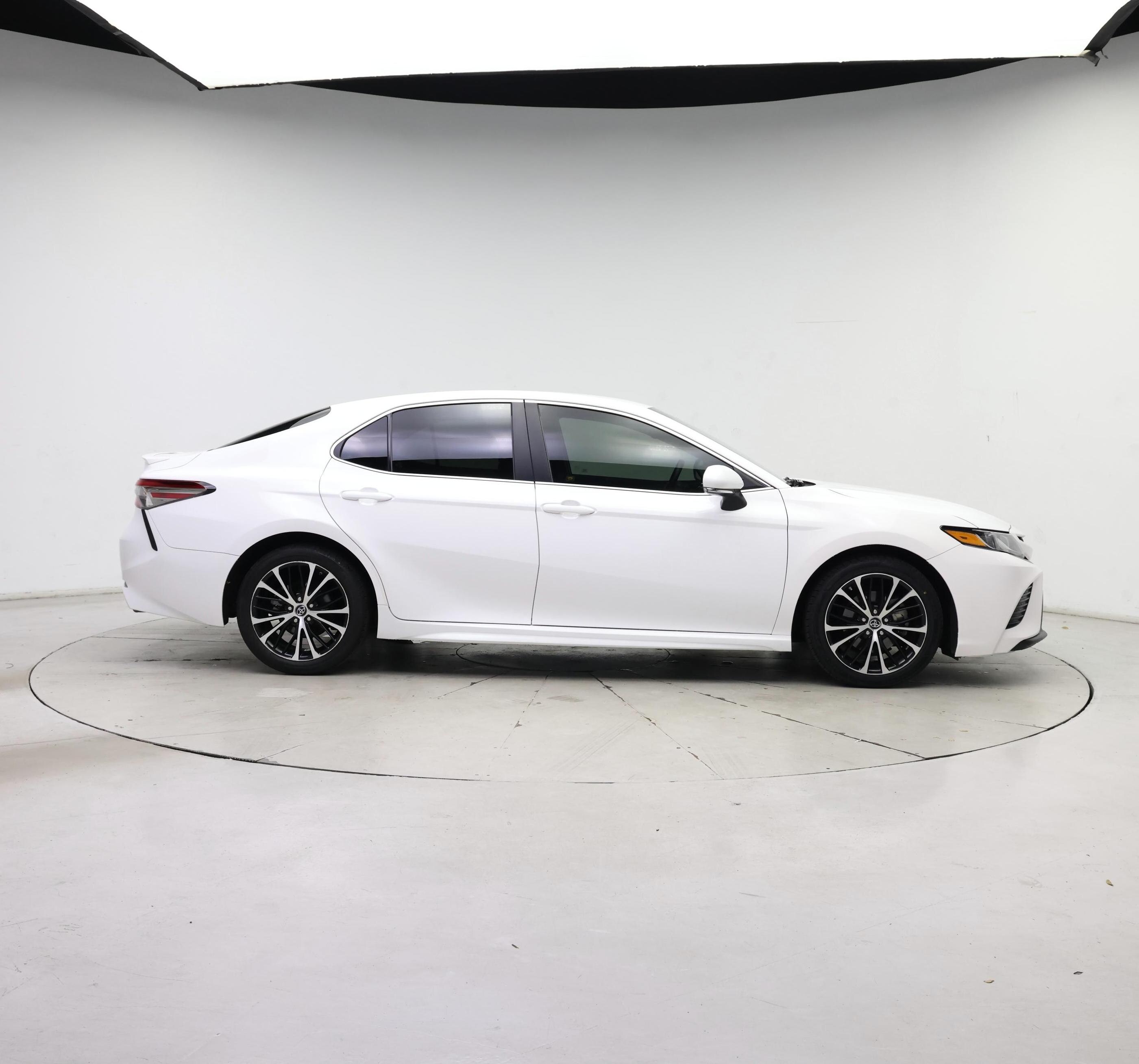 Thumbnail: 2018 Toyota Camry - 7
