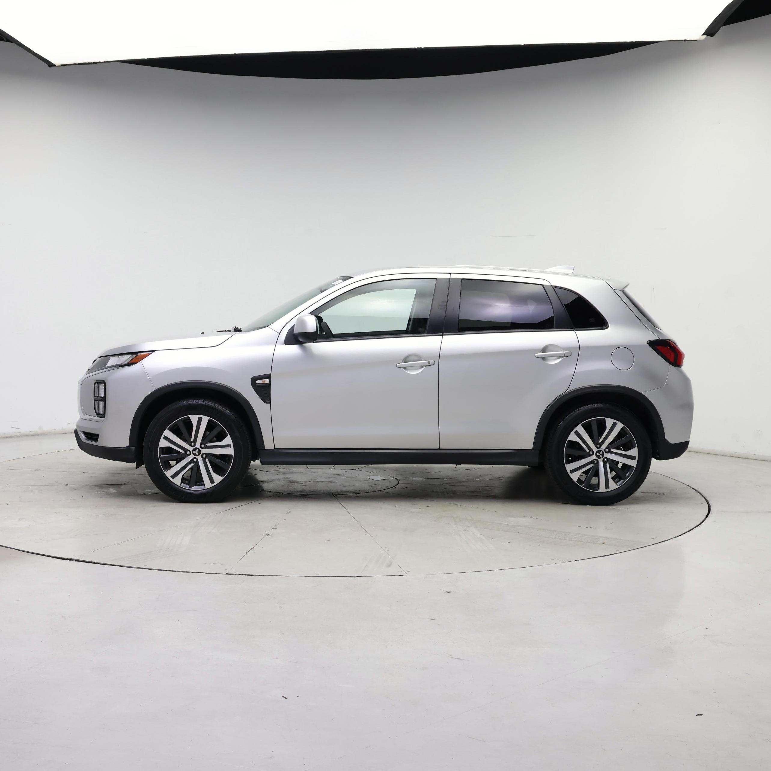 Thumbnail: 2020 Mitsubishi Outlander Sport - 3