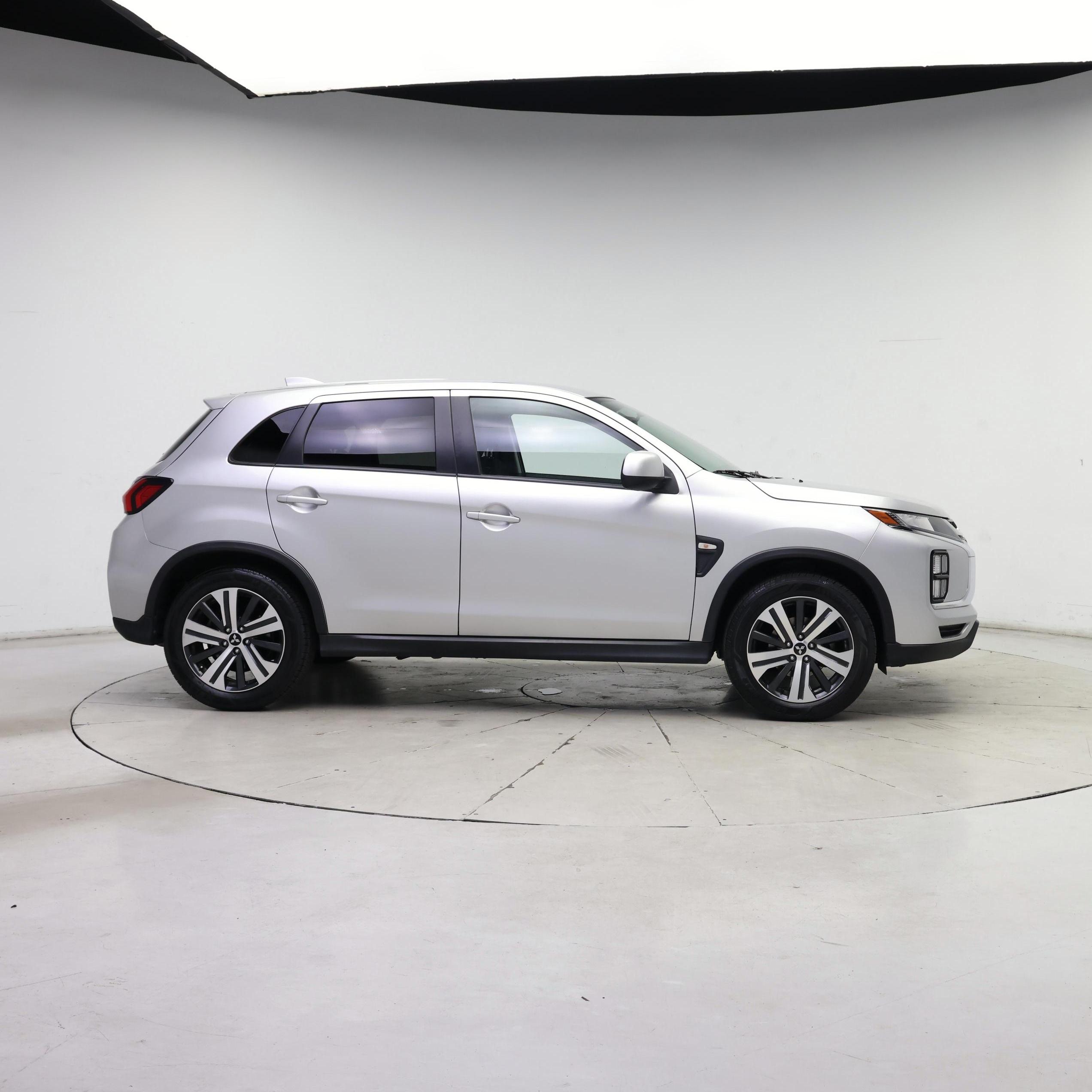 Thumbnail: 2020 Mitsubishi Outlander Sport - 7
