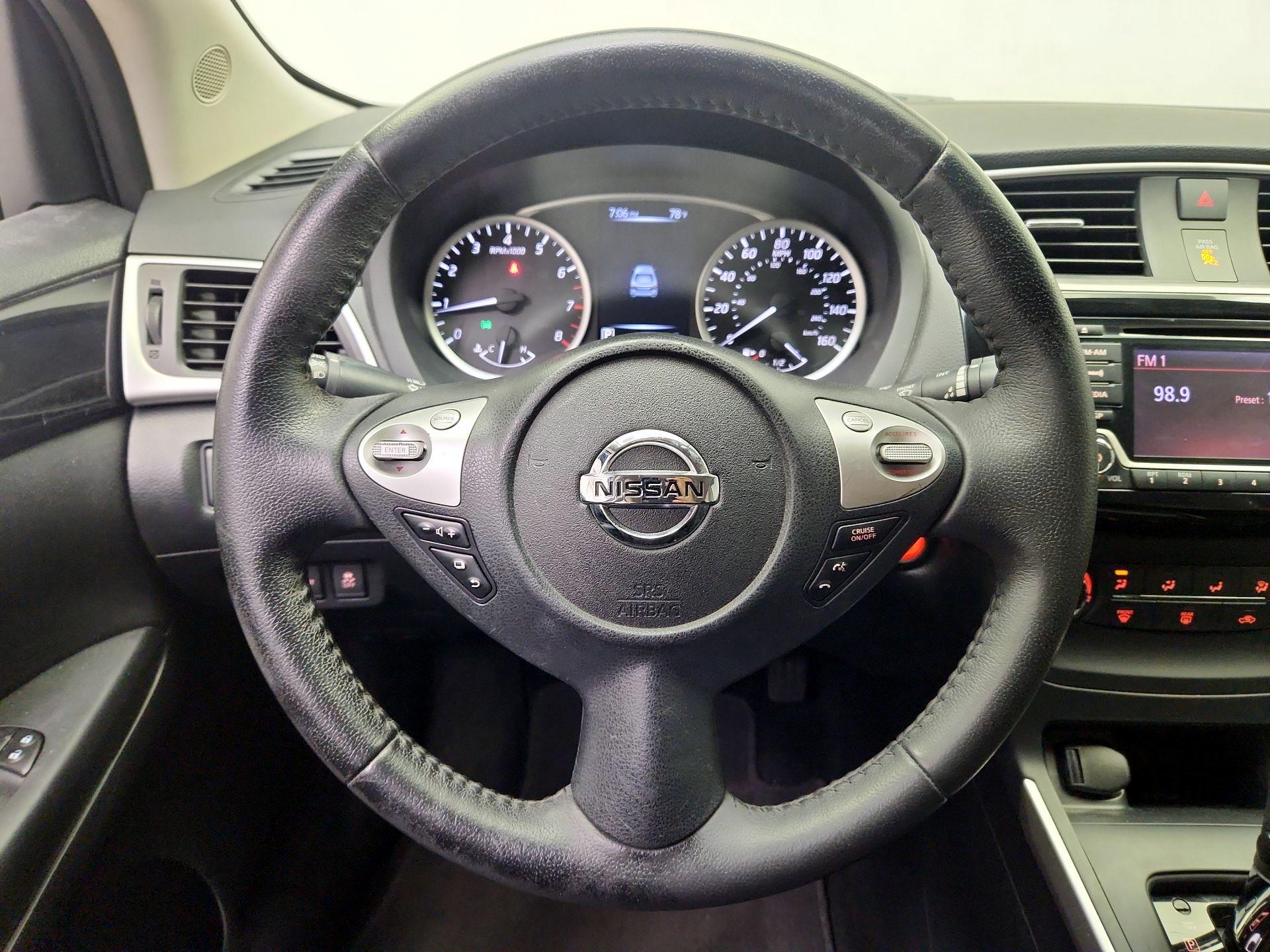 Thumbnail: 2017 Nissan Sentra - 10