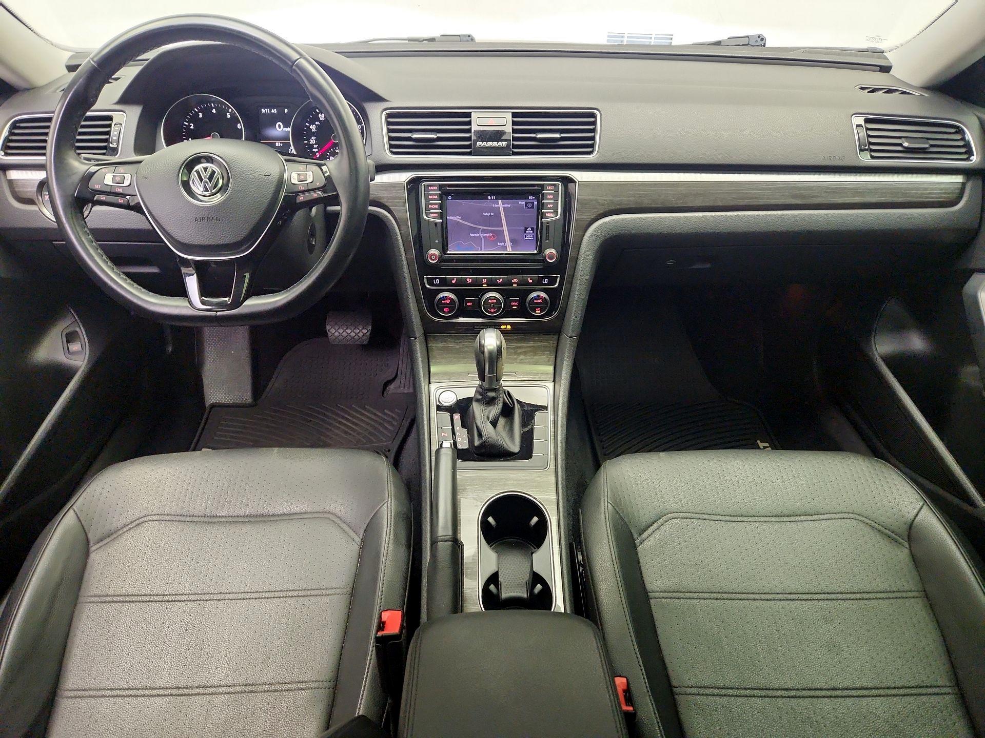 Thumbnail: 2018 Volkswagen Passat - 9
