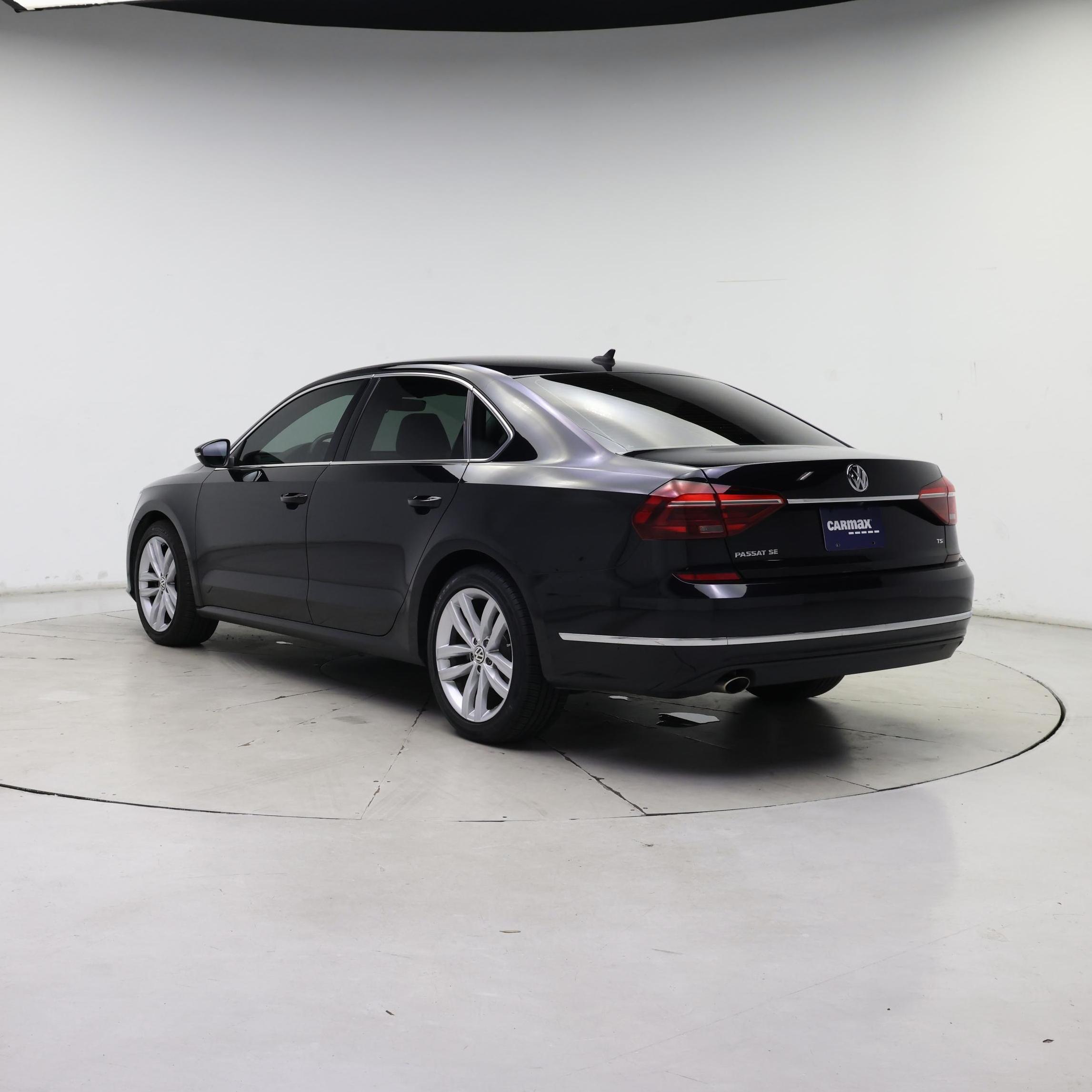 Thumbnail: 2018 Volkswagen Passat - 2