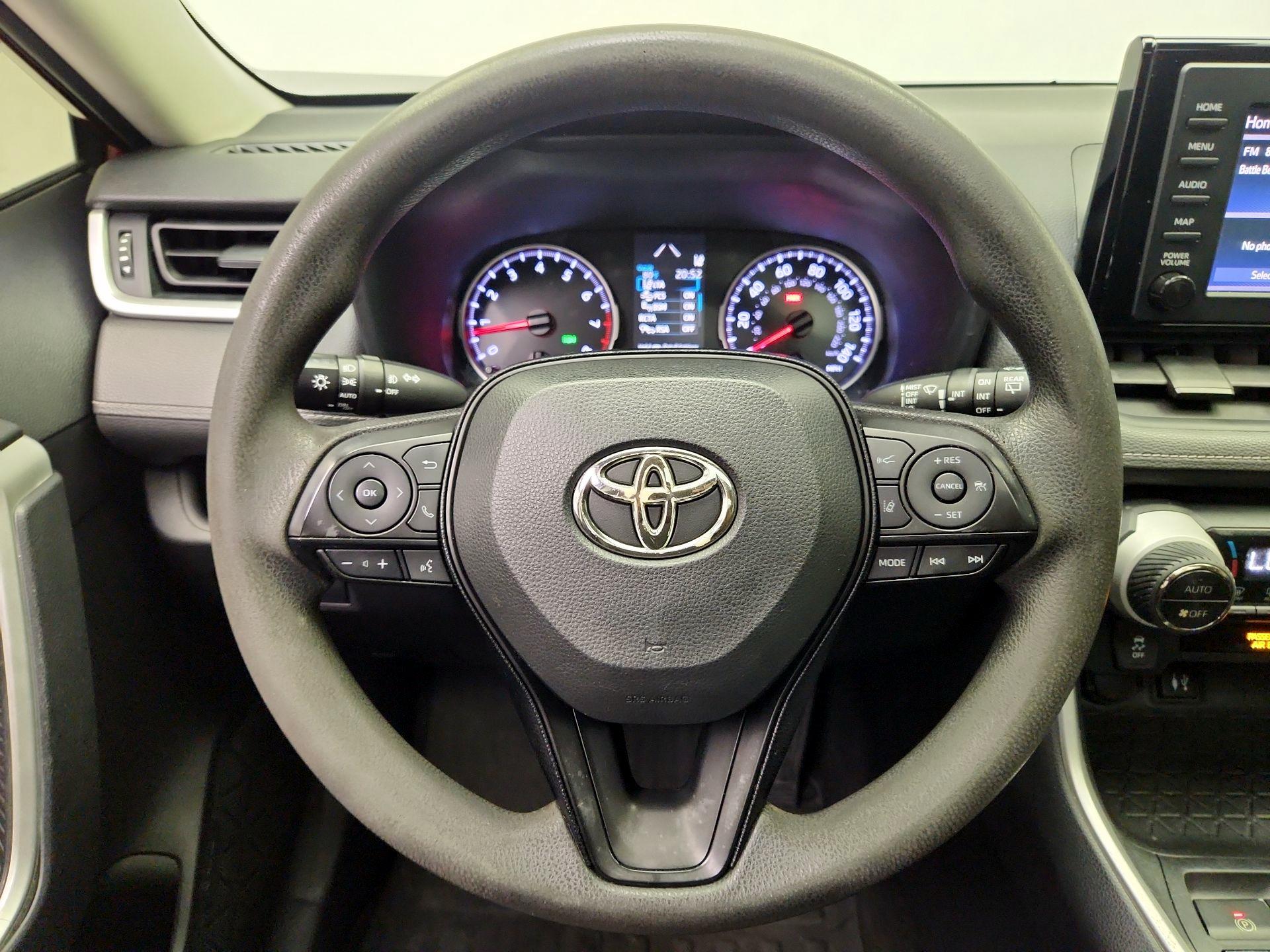 Thumbnail: 2019 Toyota RAV4 - 10