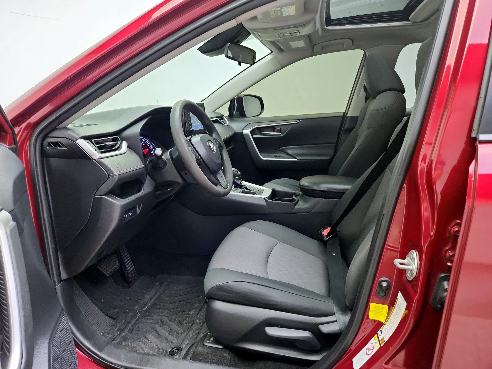 Thumbnail: 2019 Toyota RAV4 - 11