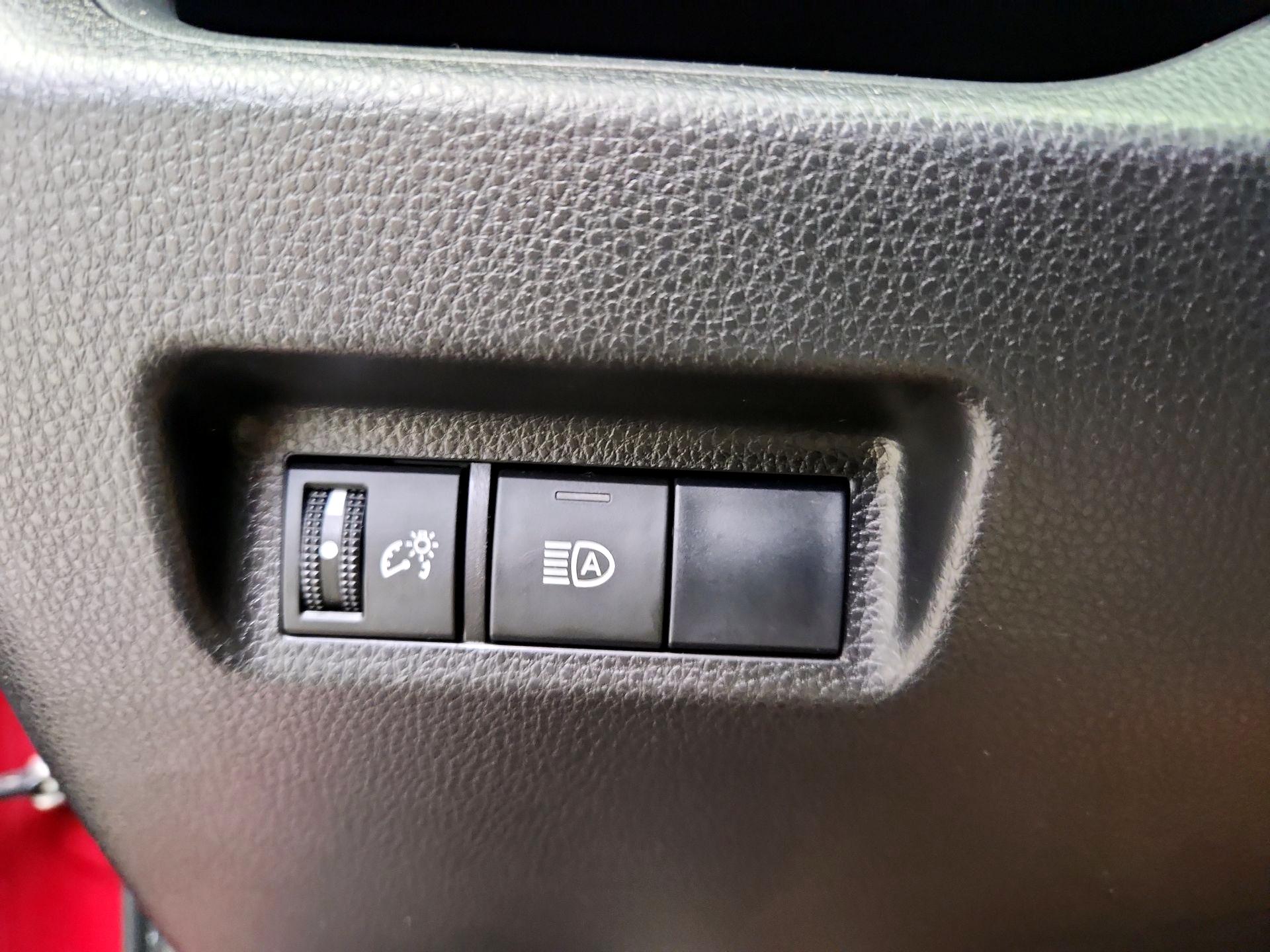 Thumbnail: 2019 Toyota RAV4 - 13