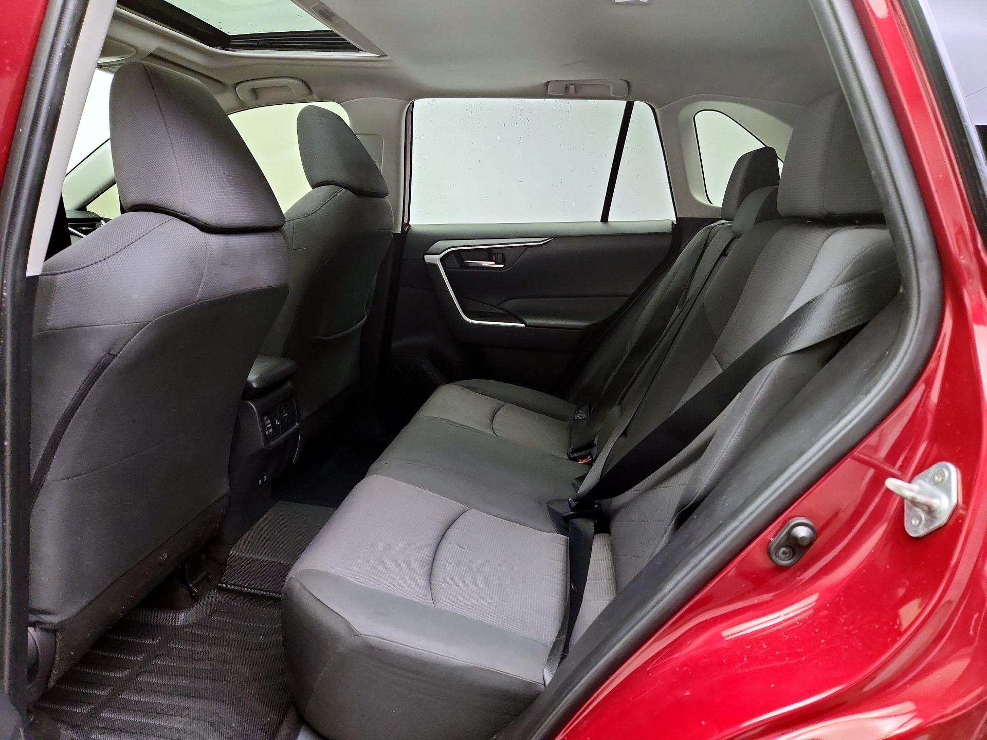 Thumbnail: 2019 Toyota RAV4 - 20