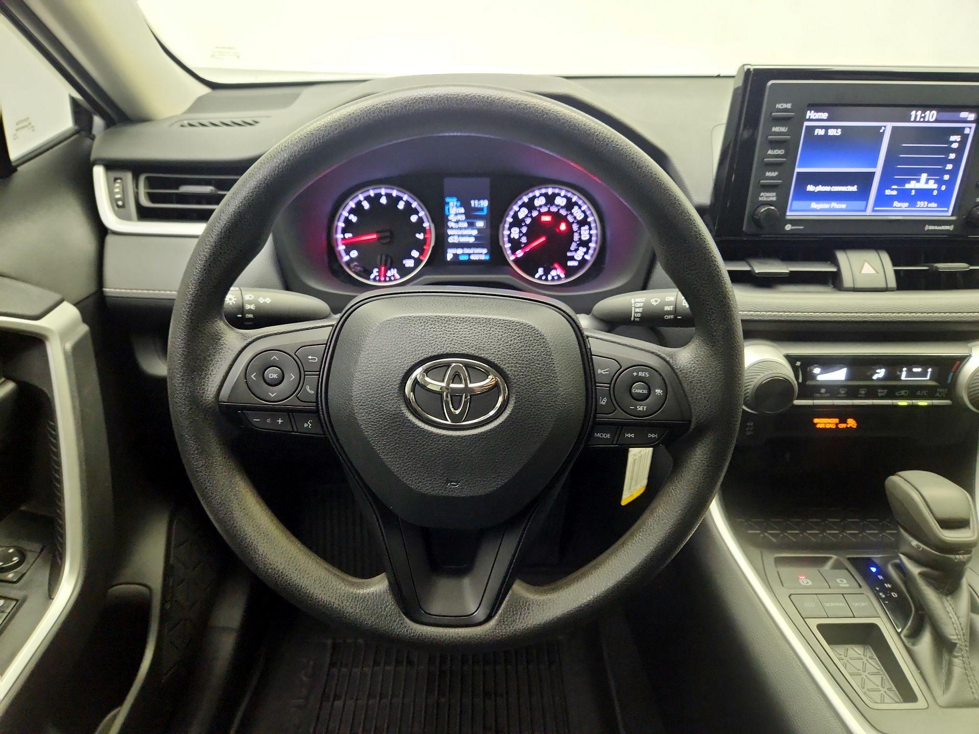 Thumbnail: 2022 Toyota RAV4 - 10