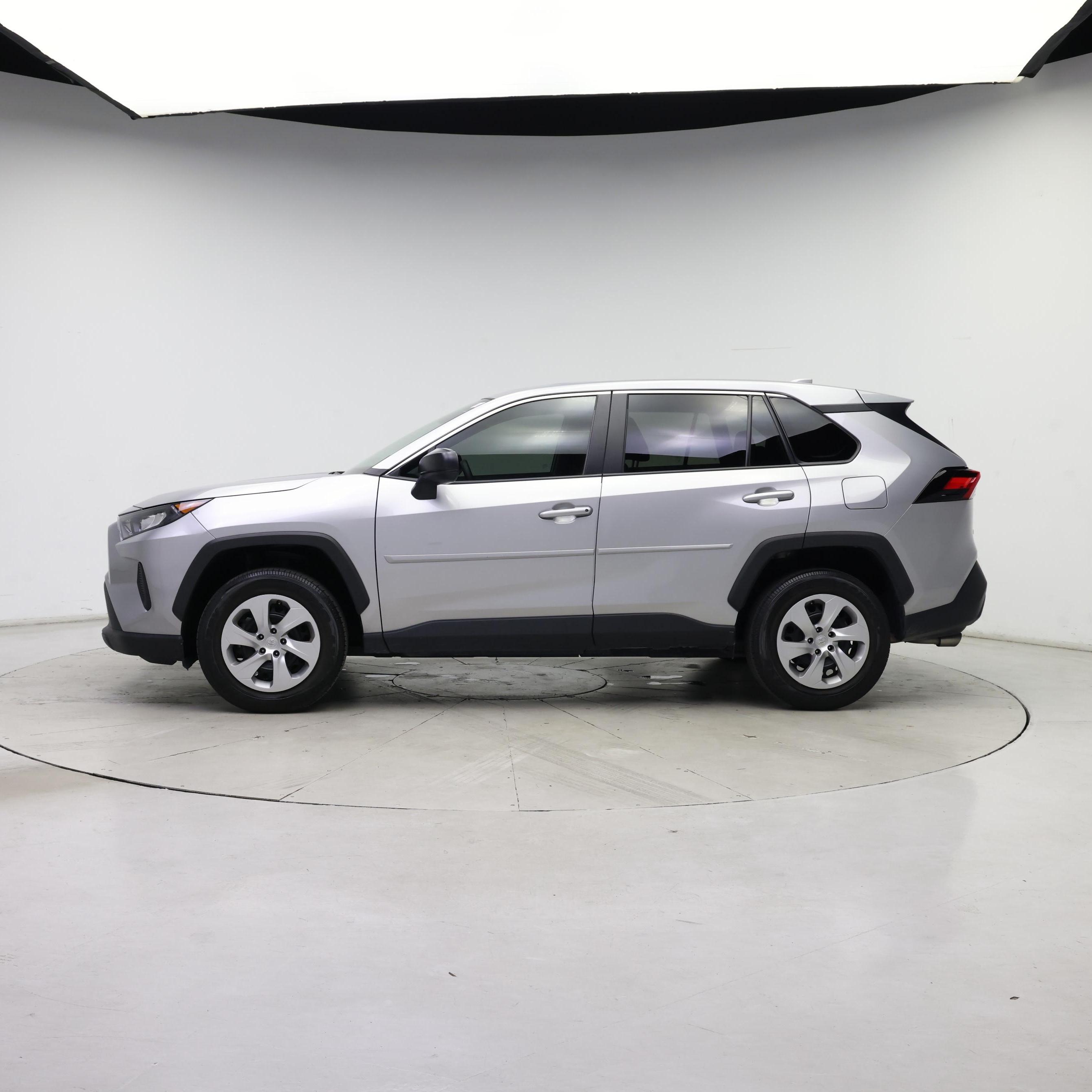 Thumbnail: 2022 Toyota RAV4 - 3