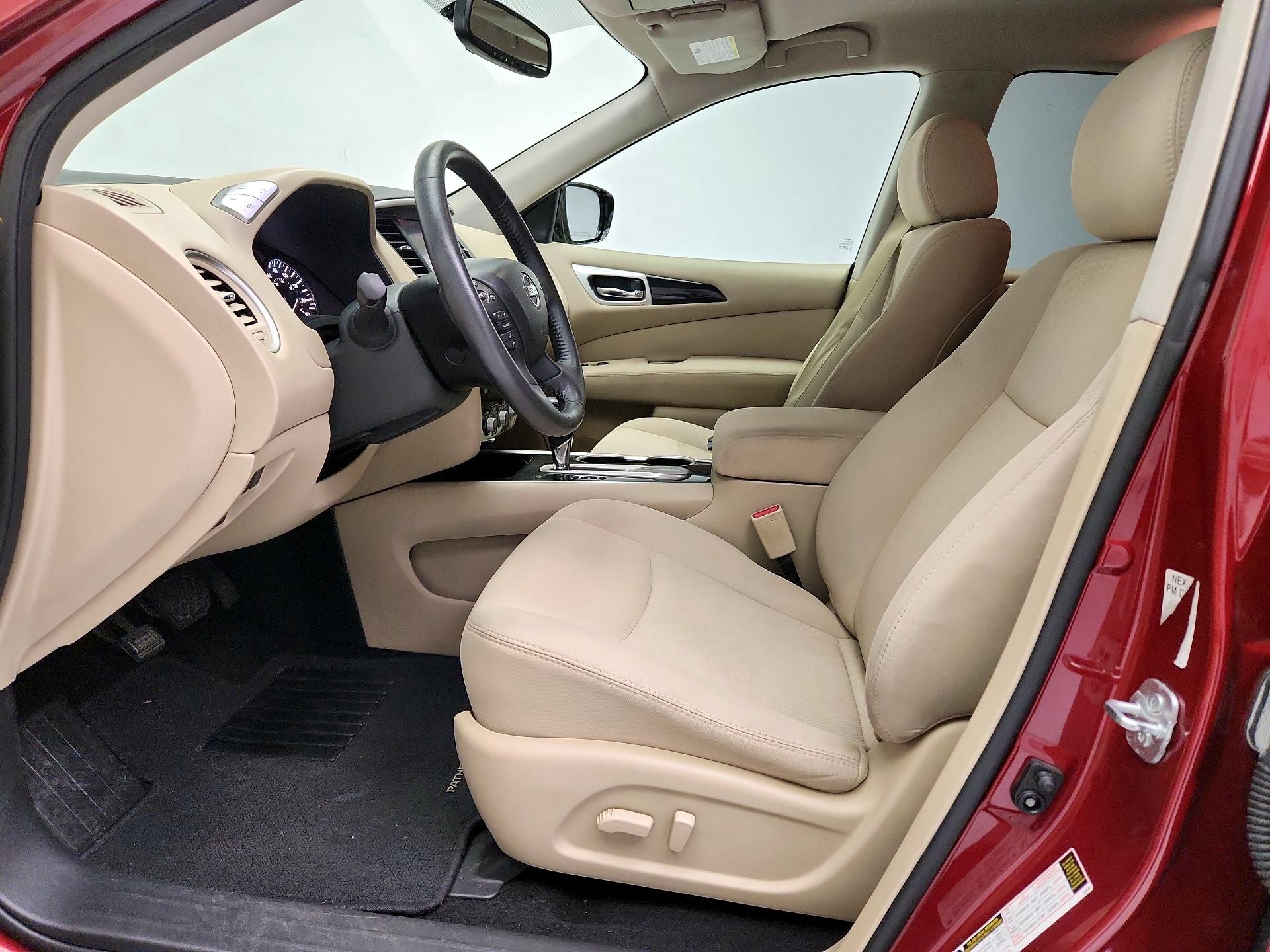 Thumbnail: 2017 Nissan Pathfinder - 11