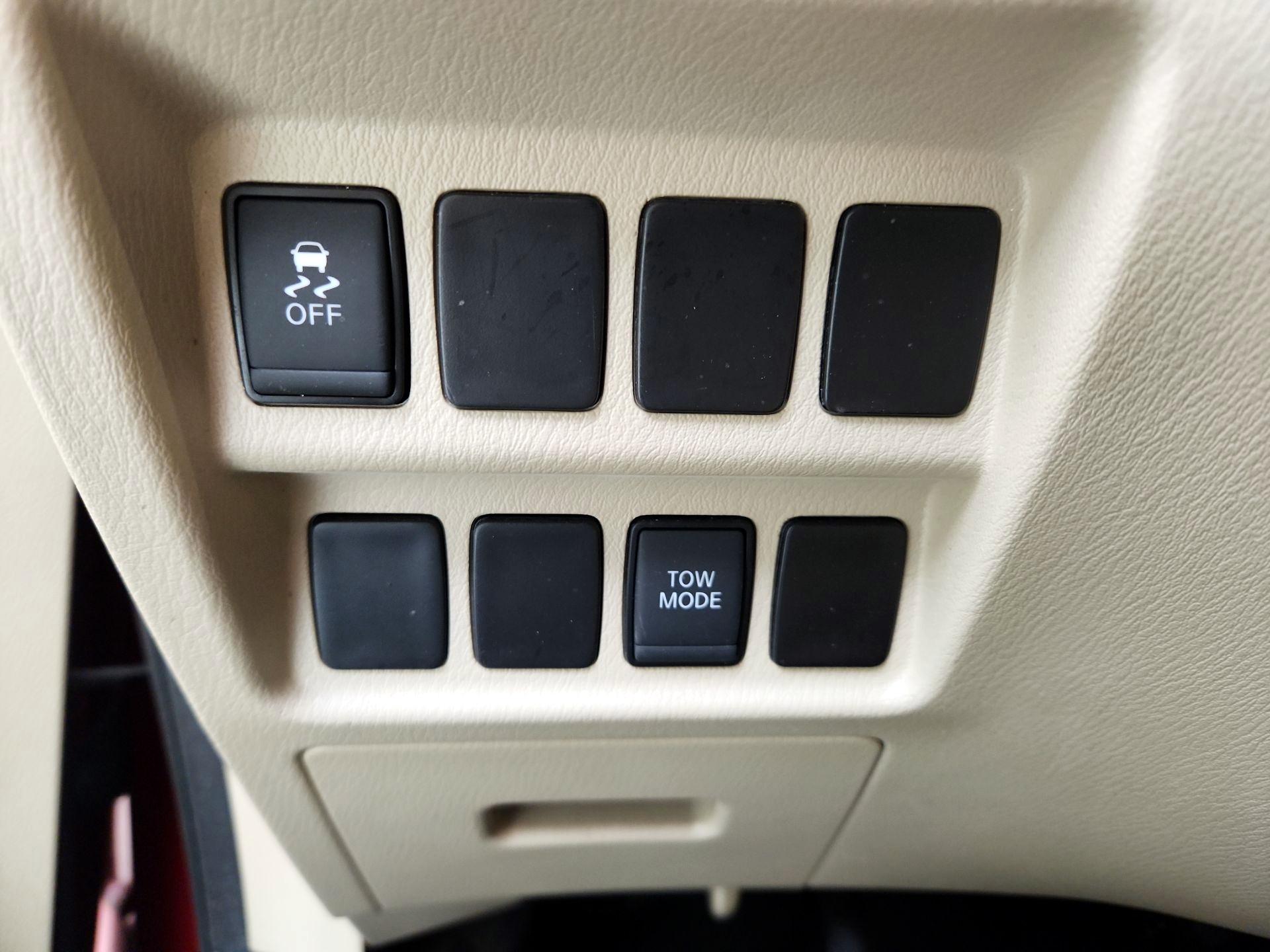 Thumbnail: 2017 Nissan Pathfinder - 13