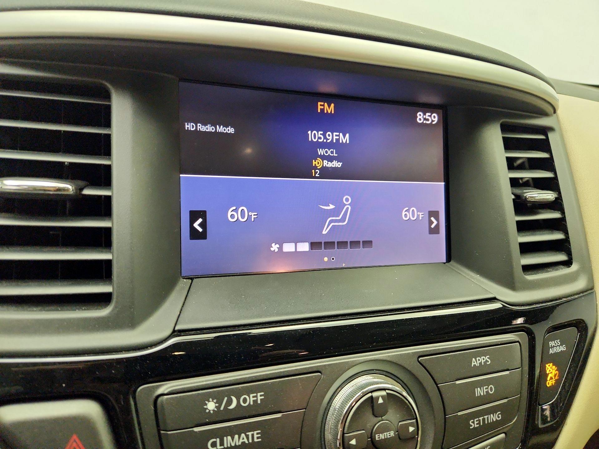 Thumbnail: 2017 Nissan Pathfinder - 16