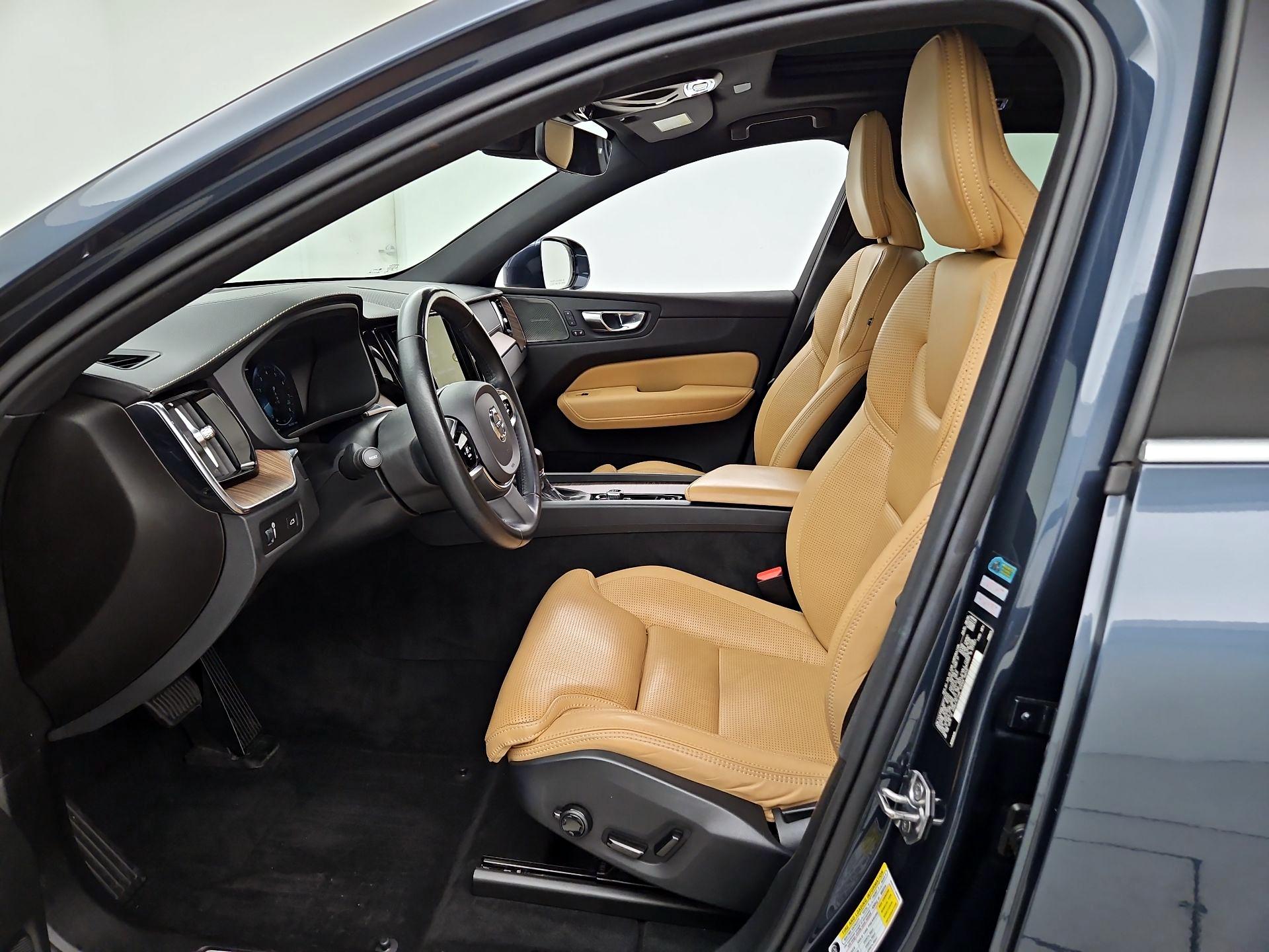 Thumbnail: 2021 Volvo XC60 - 11