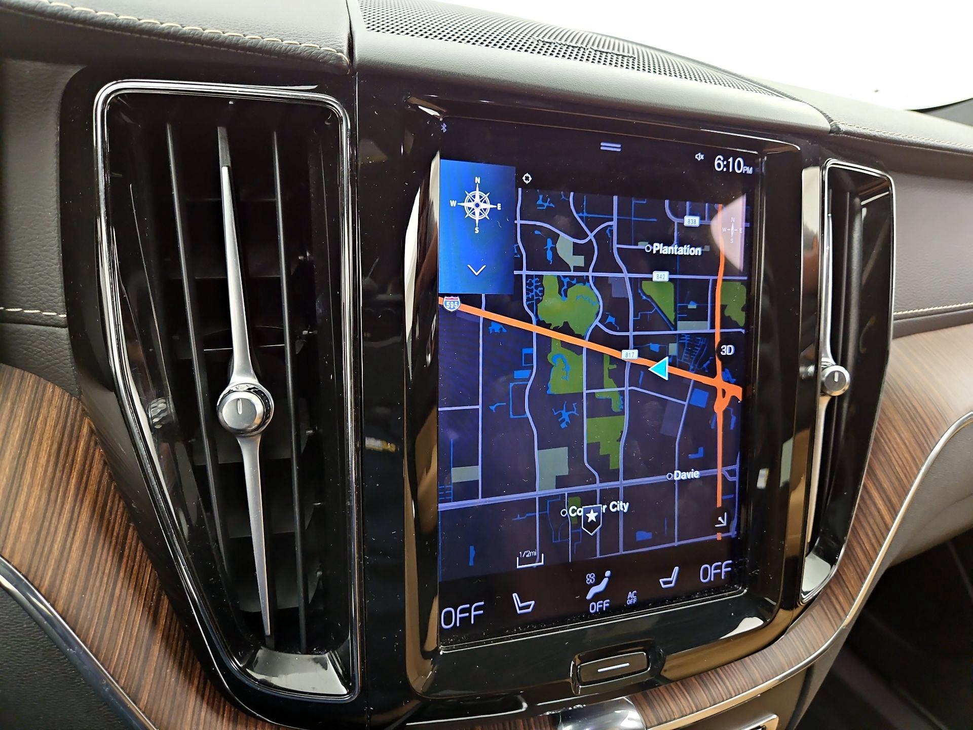 Thumbnail: 2021 Volvo XC60 - 14