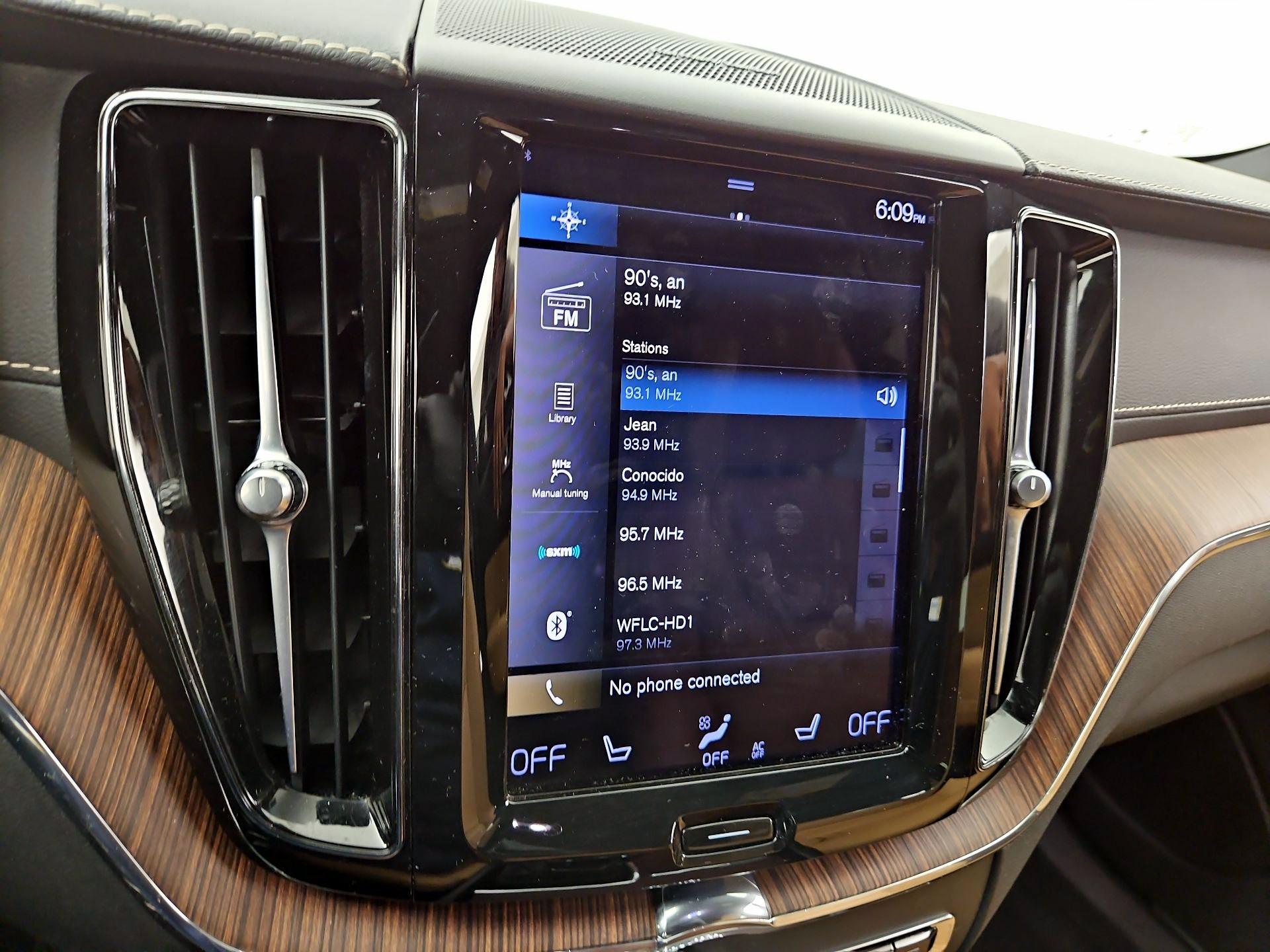 Thumbnail: 2021 Volvo XC60 - 16