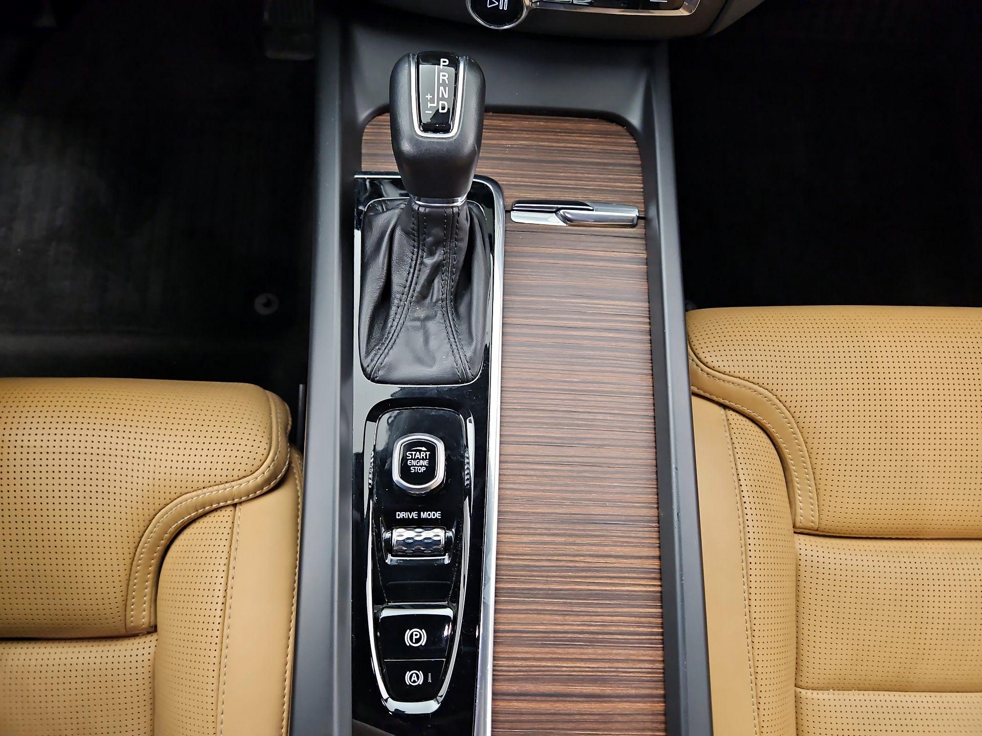 Thumbnail: 2021 Volvo XC60 - 18