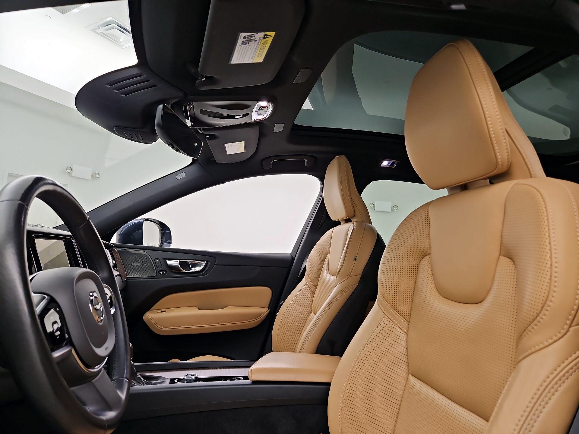 Thumbnail: 2021 Volvo XC60 - 20