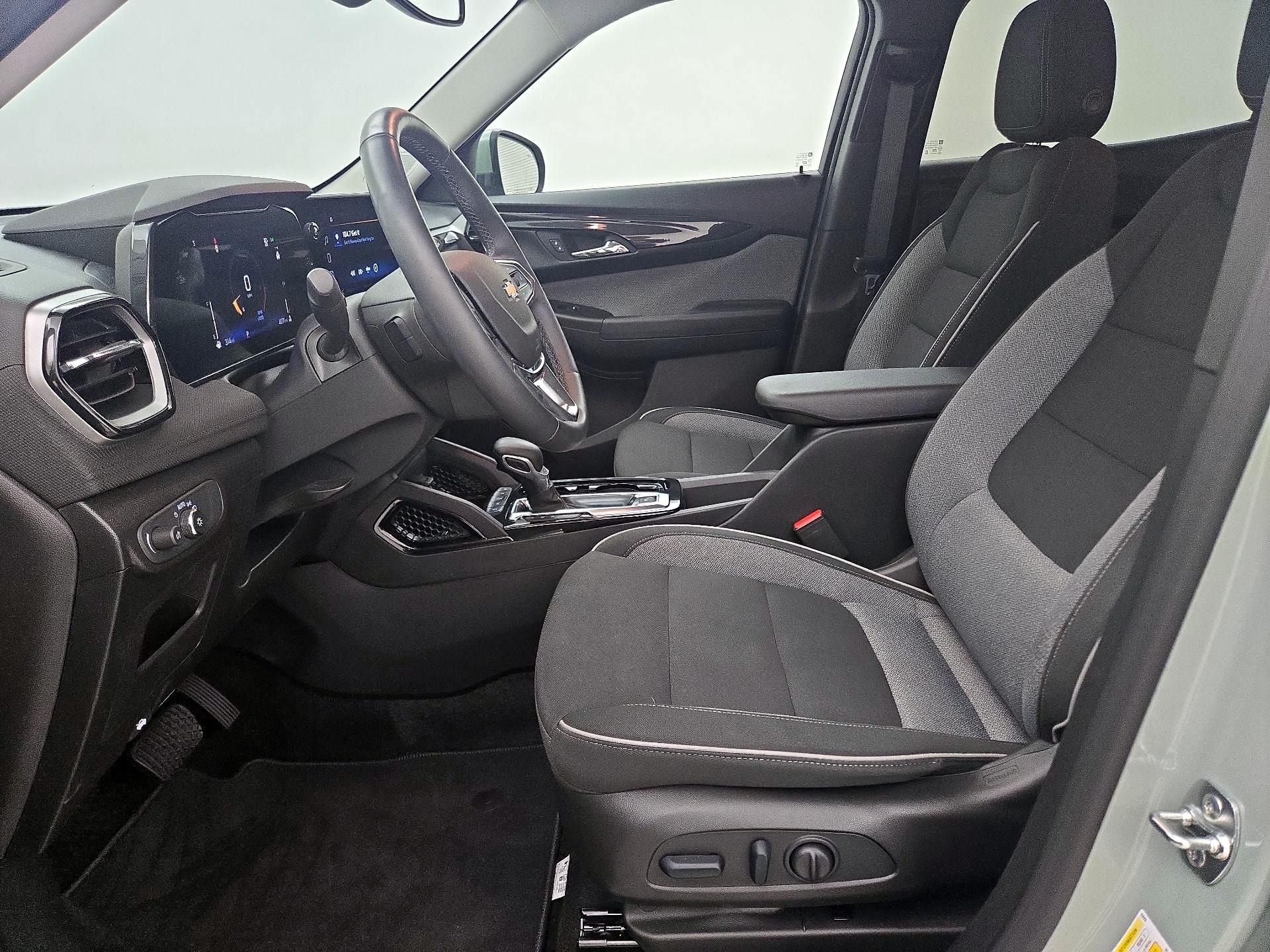 Thumbnail: 2025 Chevrolet TrailBlazer - 11