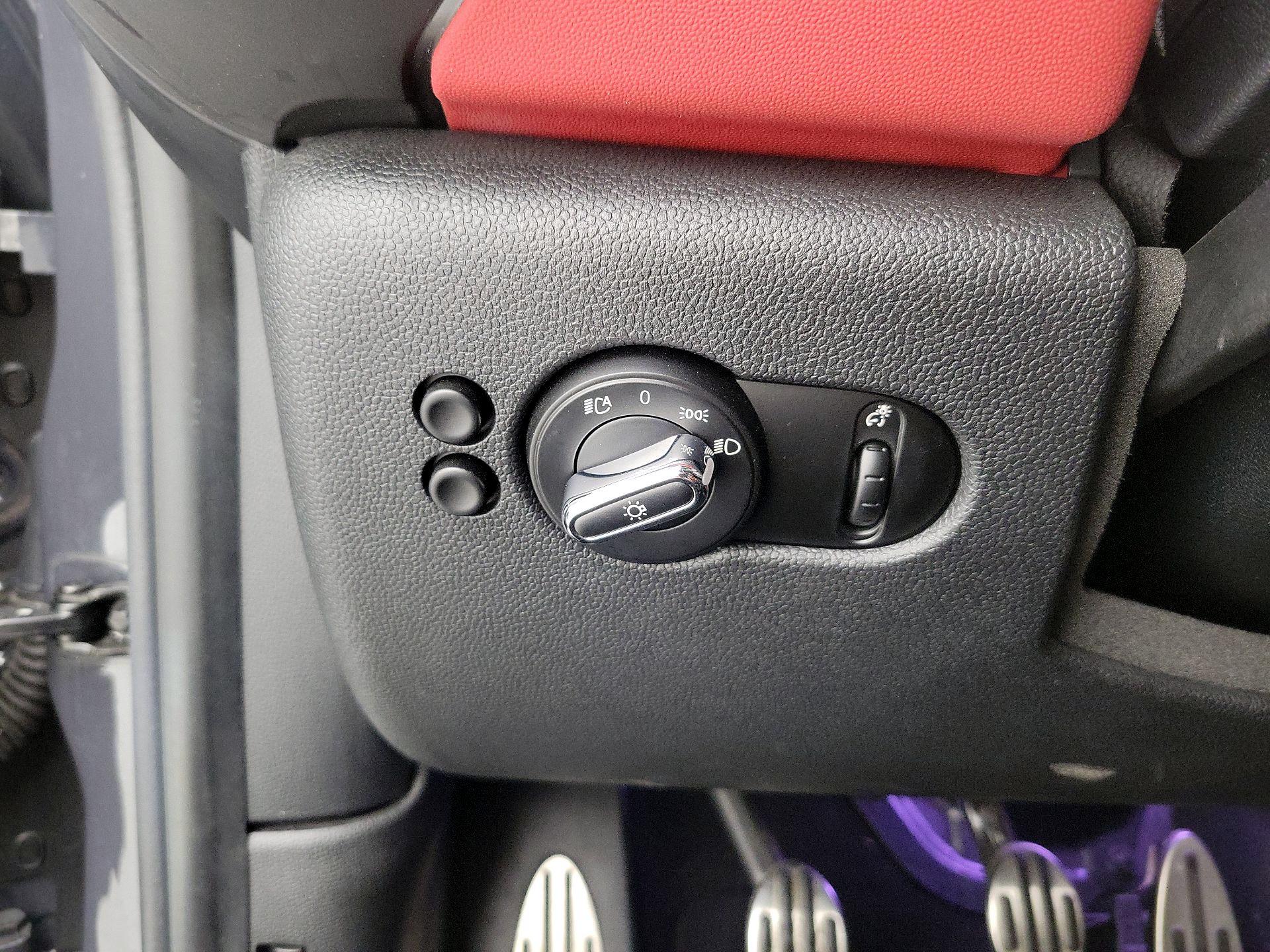 Thumbnail: 2021 MINI Cooper Hardtop - 13