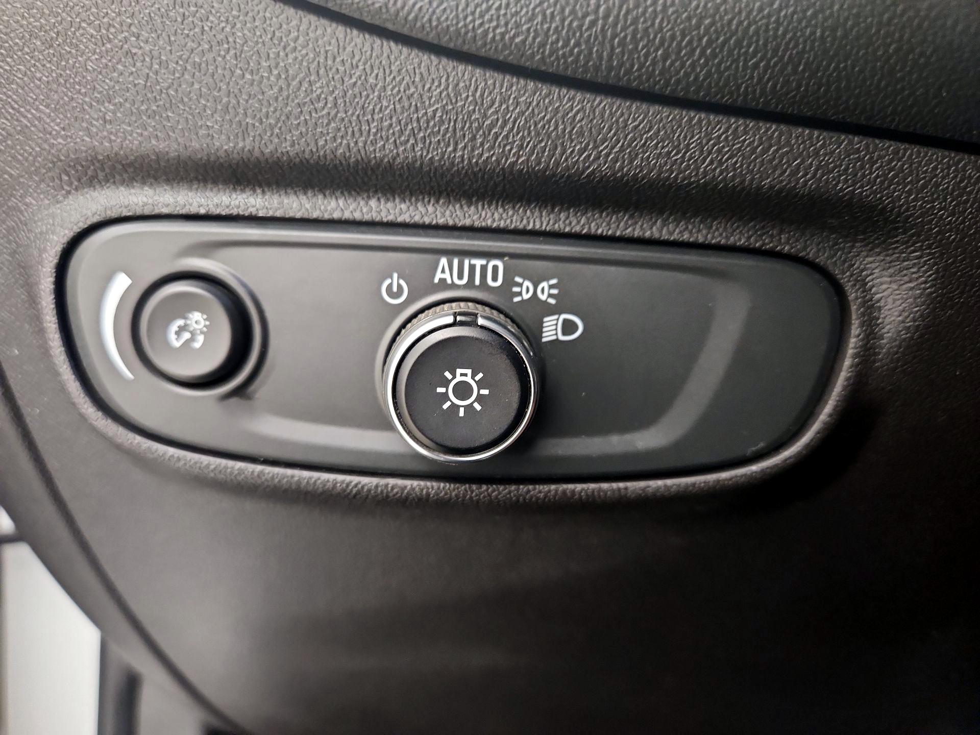 Thumbnail: 2020 Chevrolet Equinox - 13