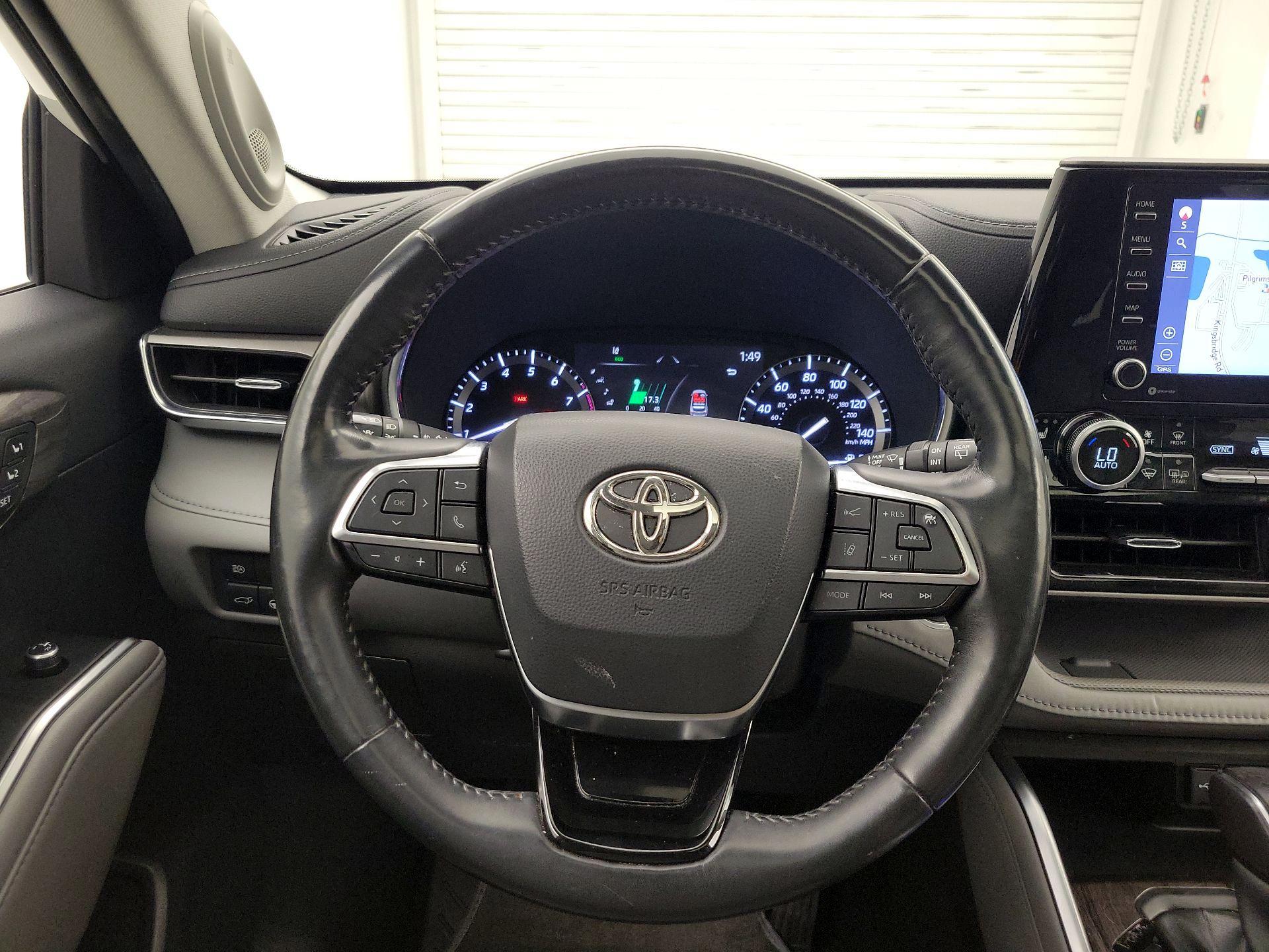 Thumbnail: 2021 Toyota Highlander - 10