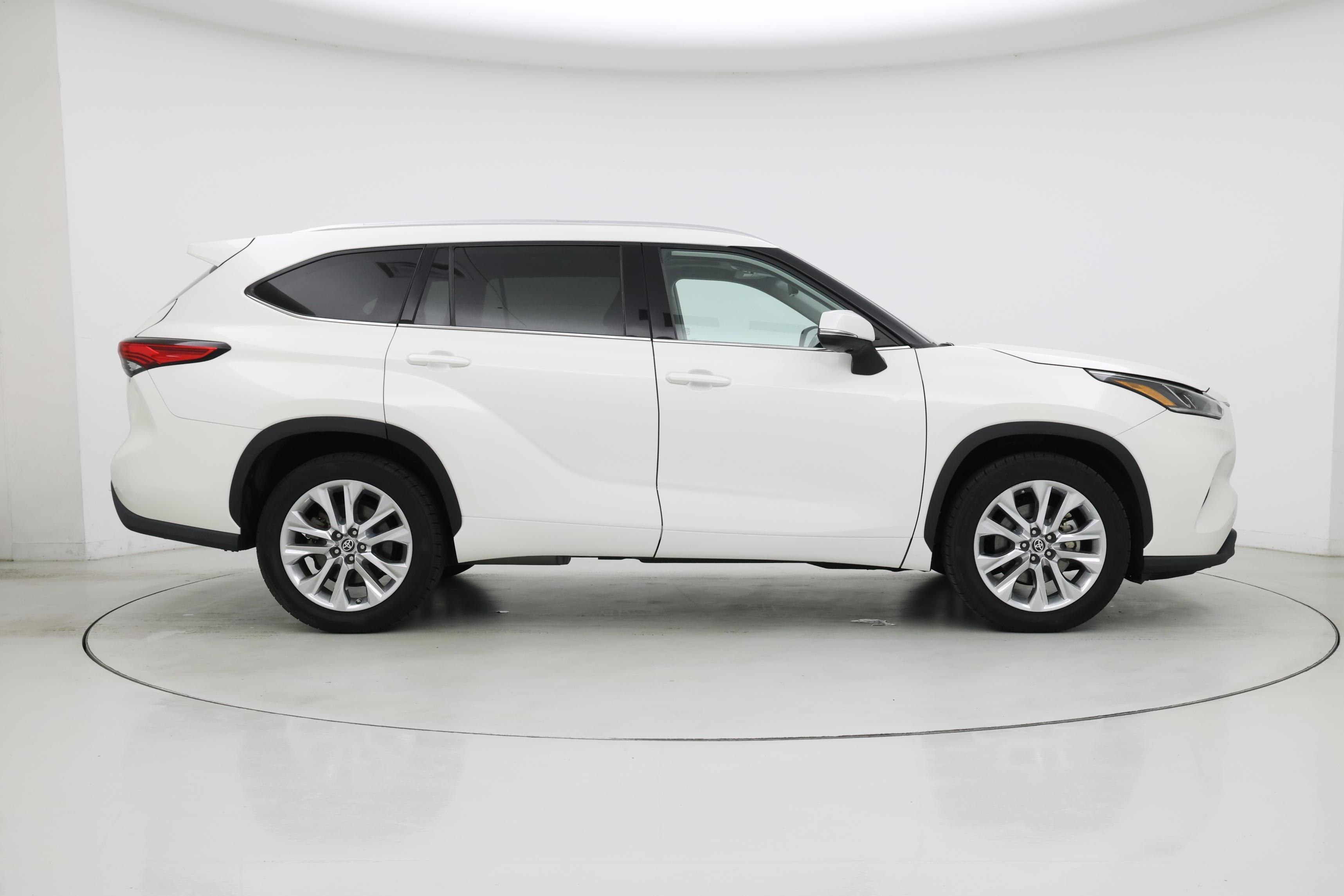 Thumbnail: 2021 Toyota Highlander - 7