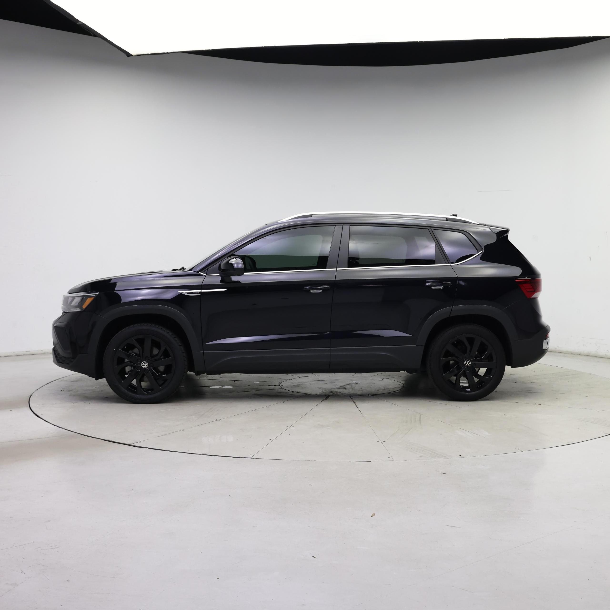 Thumbnail: 2022 Volkswagen Taos - 3