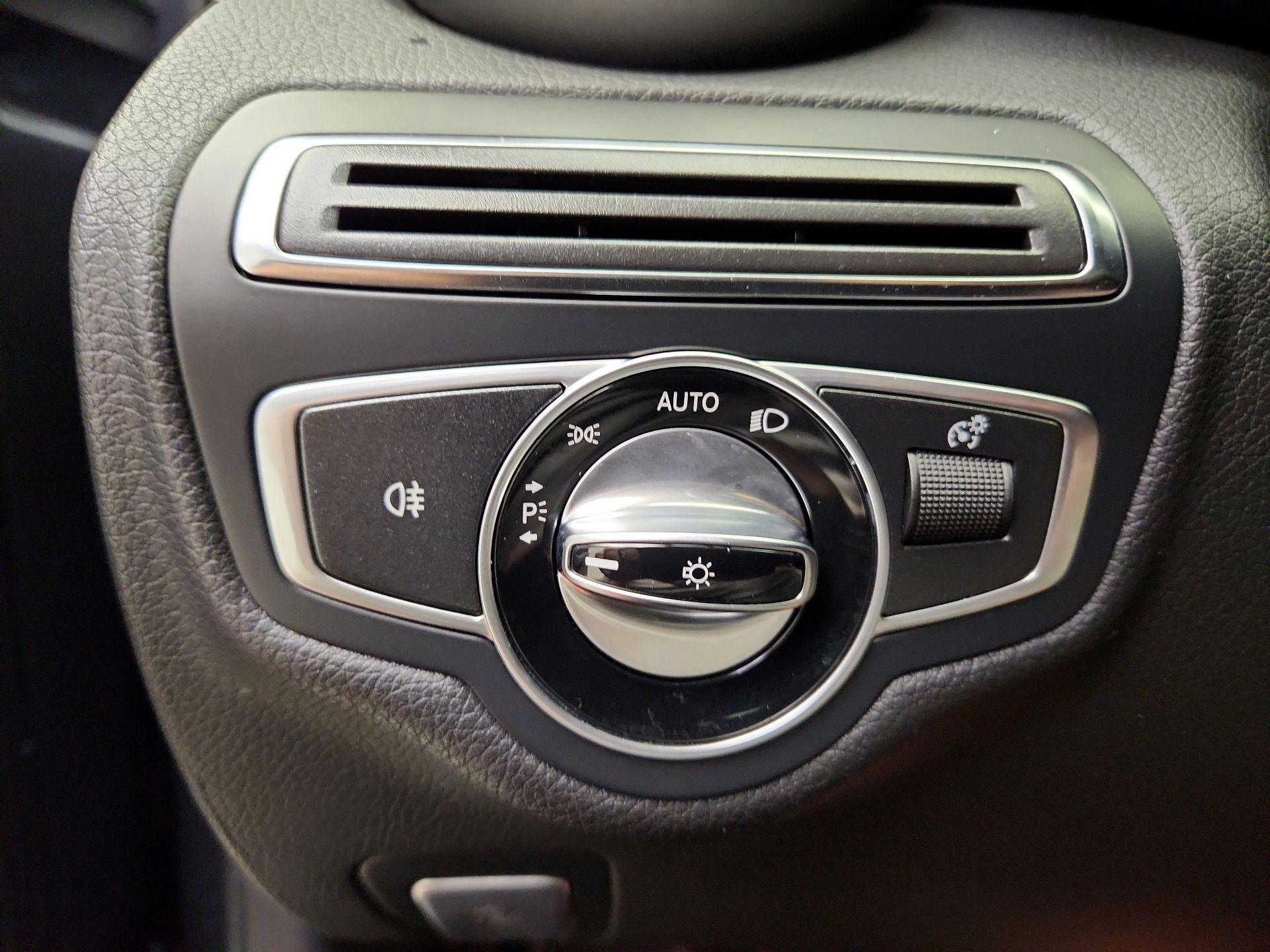 Thumbnail: 2016 Mercedes-Benz C-Class - 13