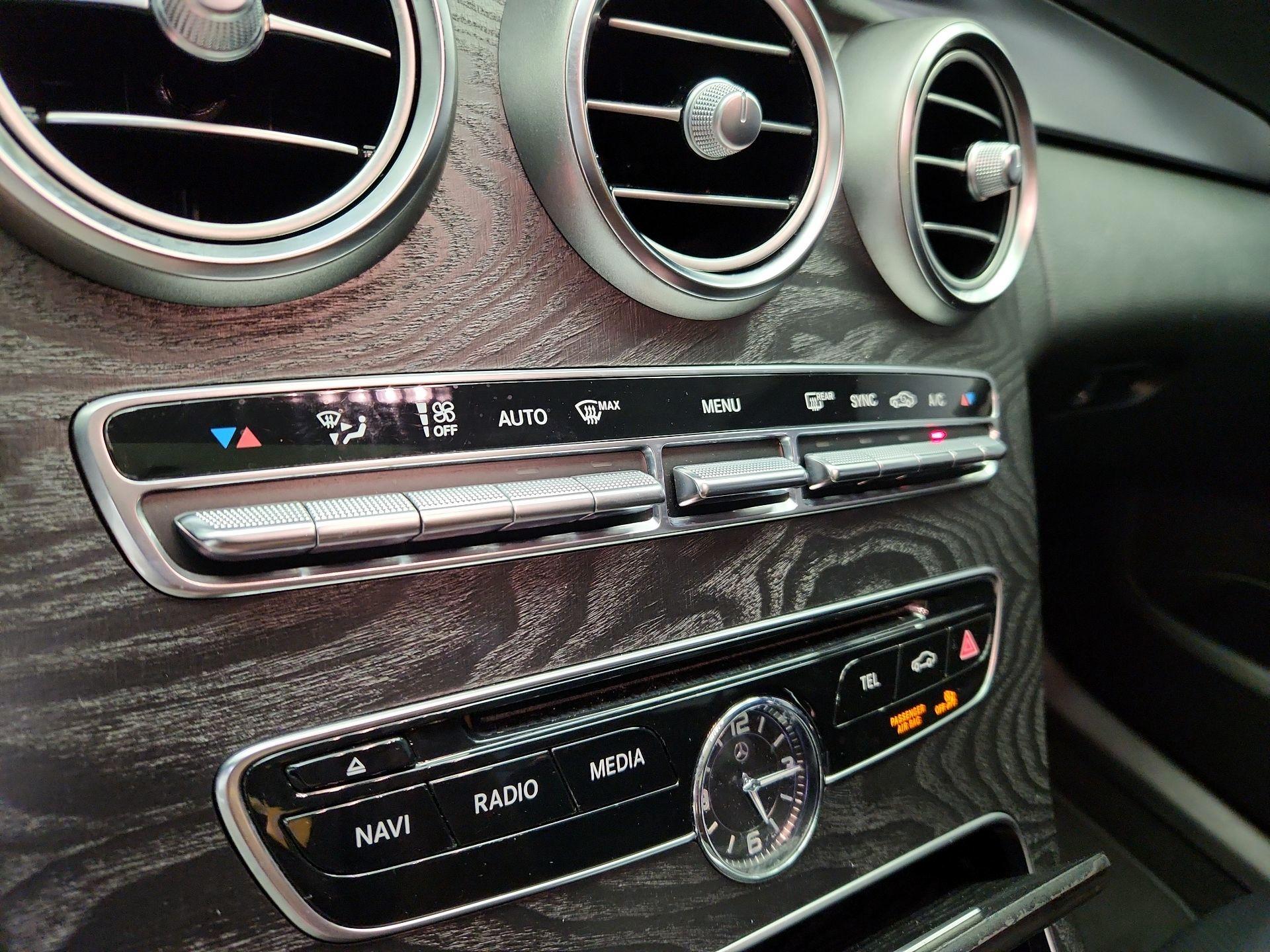 Thumbnail: 2016 Mercedes-Benz C-Class - 17