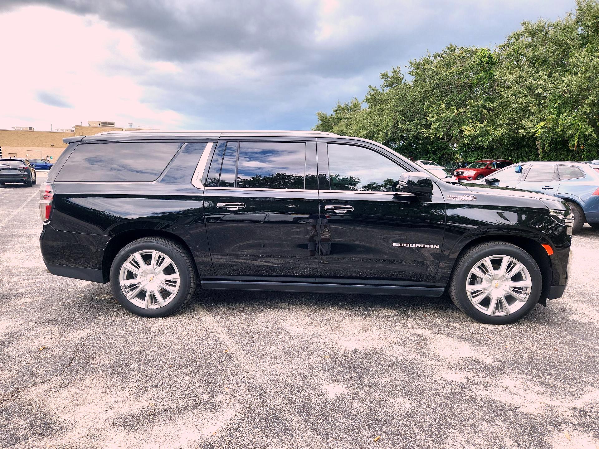 Thumbnail: 2022 Chevrolet Suburban - 4