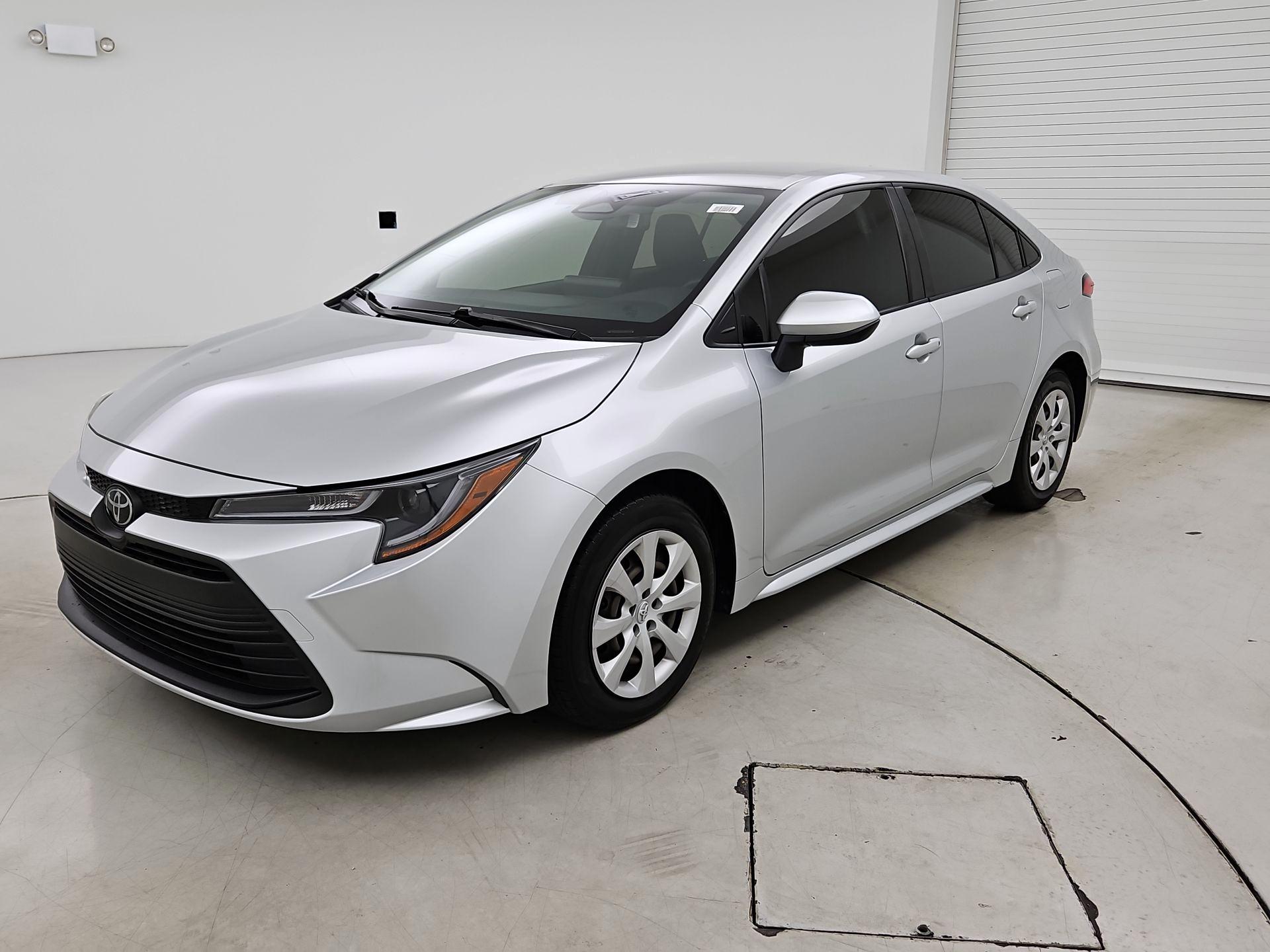 Thumbnail: 2023 Toyota Corolla - 3