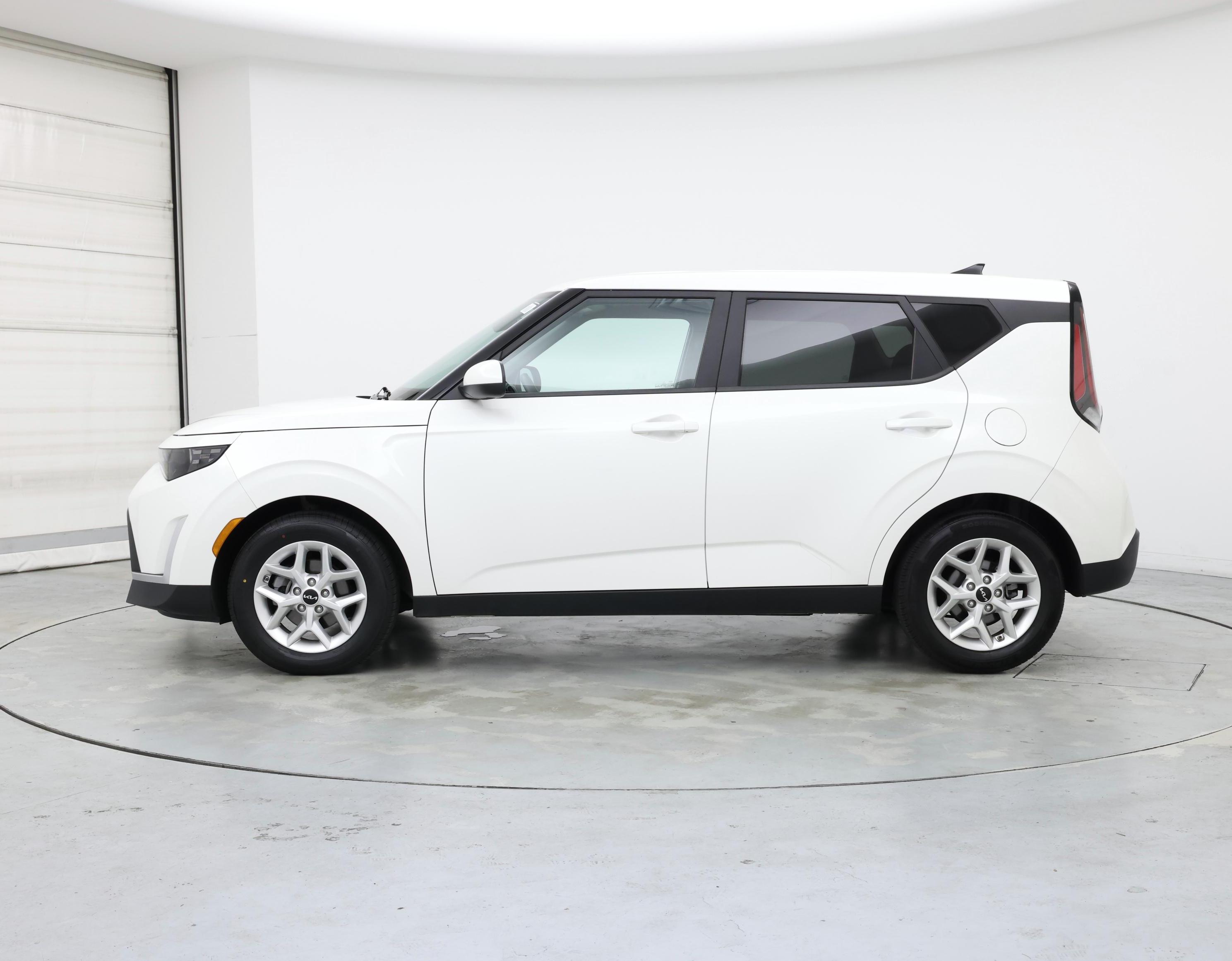 Thumbnail: 2023 Kia Soul - 3