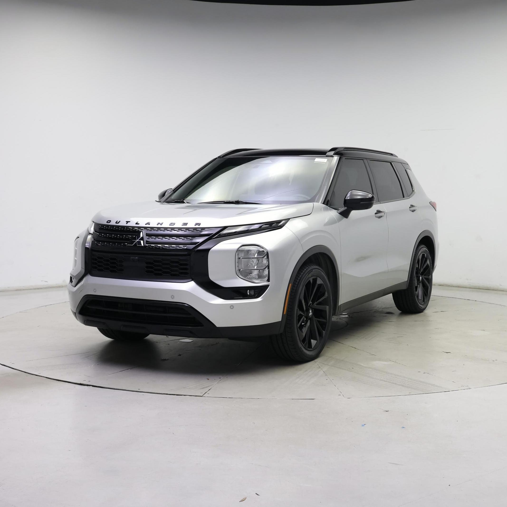 Thumbnail: 2024 Mitsubishi Outlander - 4