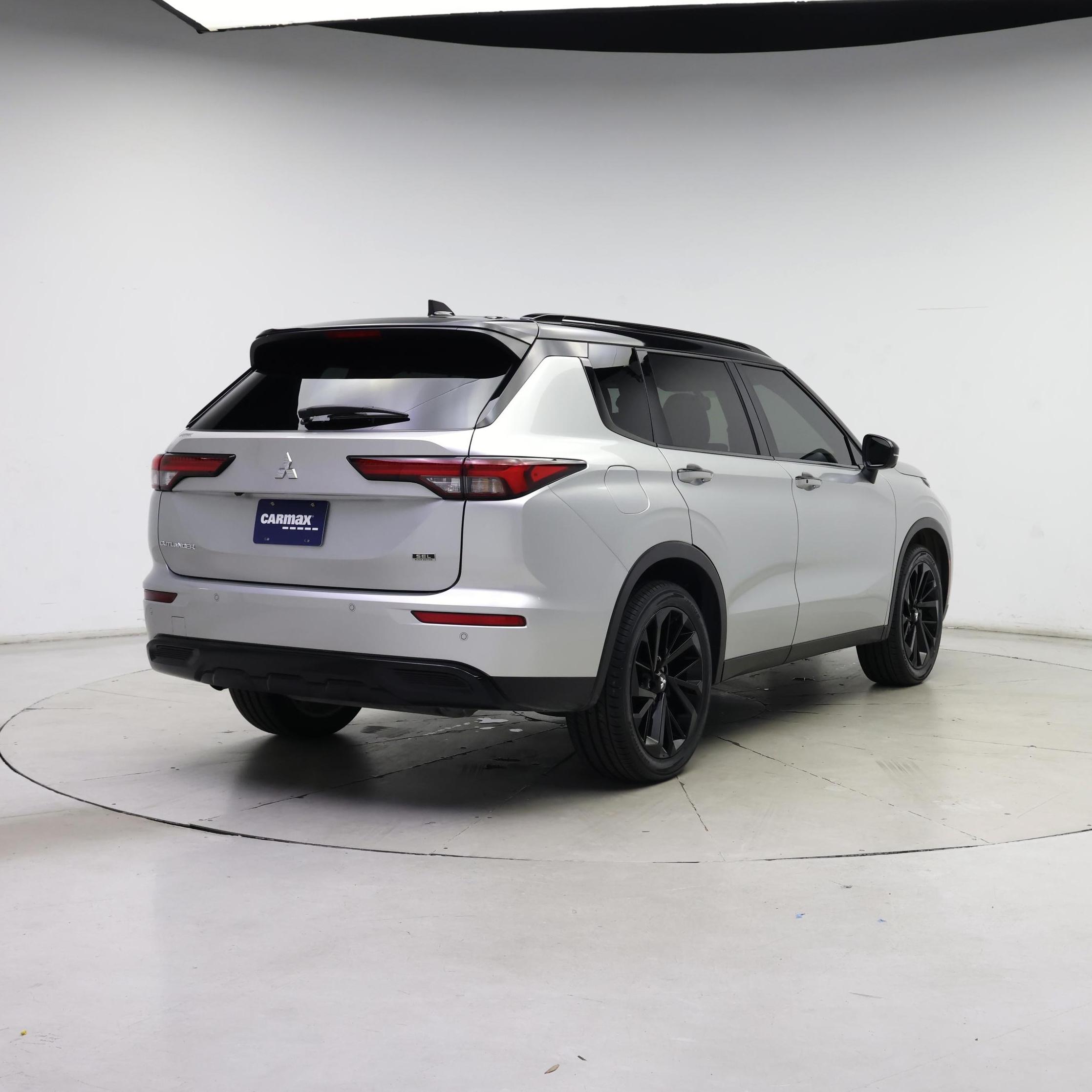 Thumbnail: 2024 Mitsubishi Outlander - 8