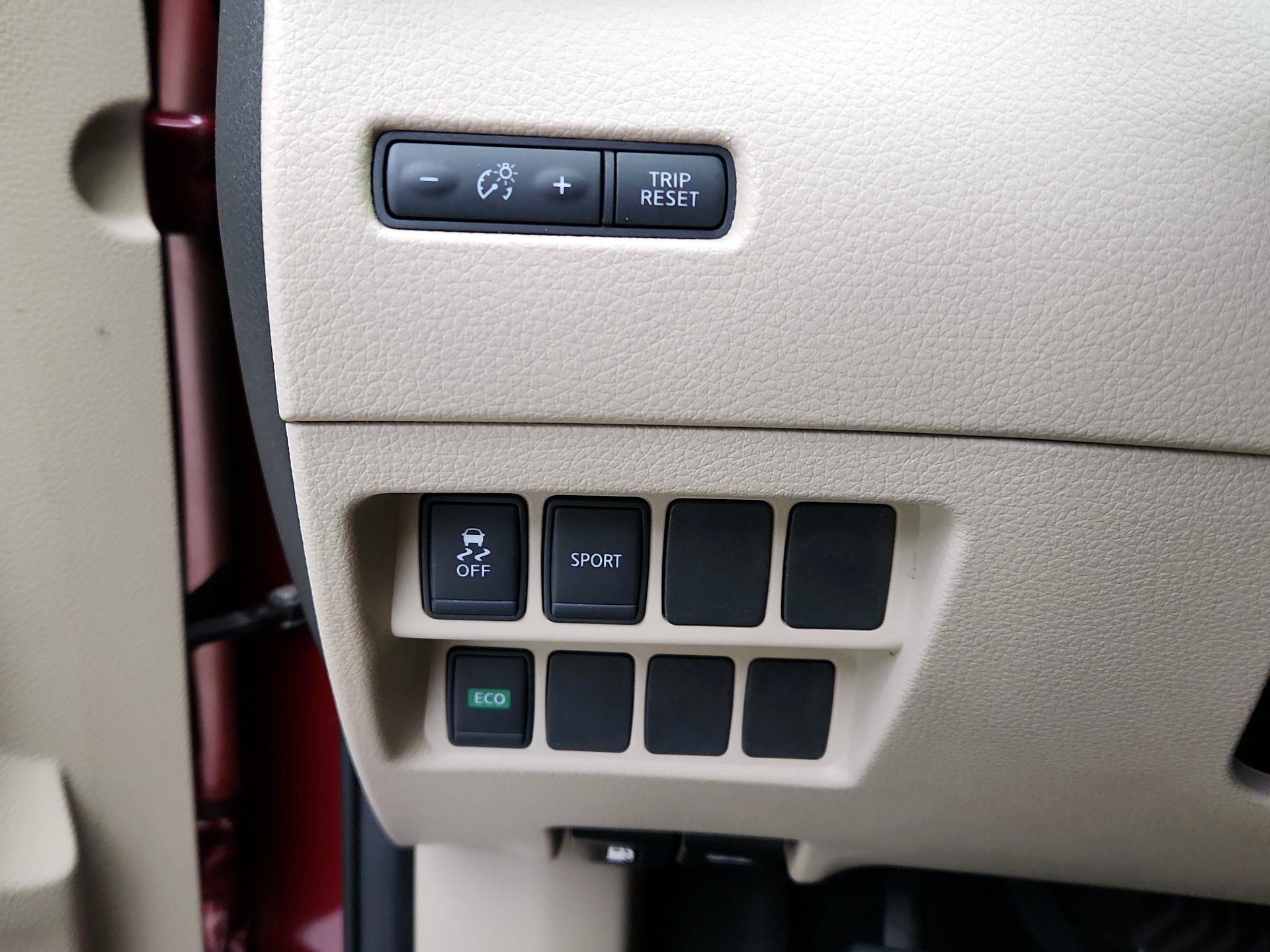 Thumbnail: 2016 Nissan Rogue - 13