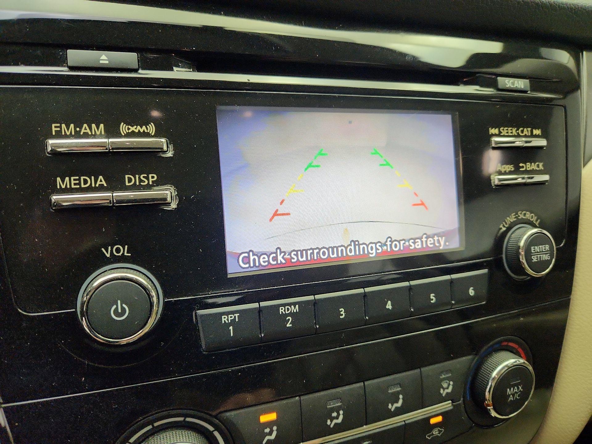 Thumbnail: 2016 Nissan Rogue - 14