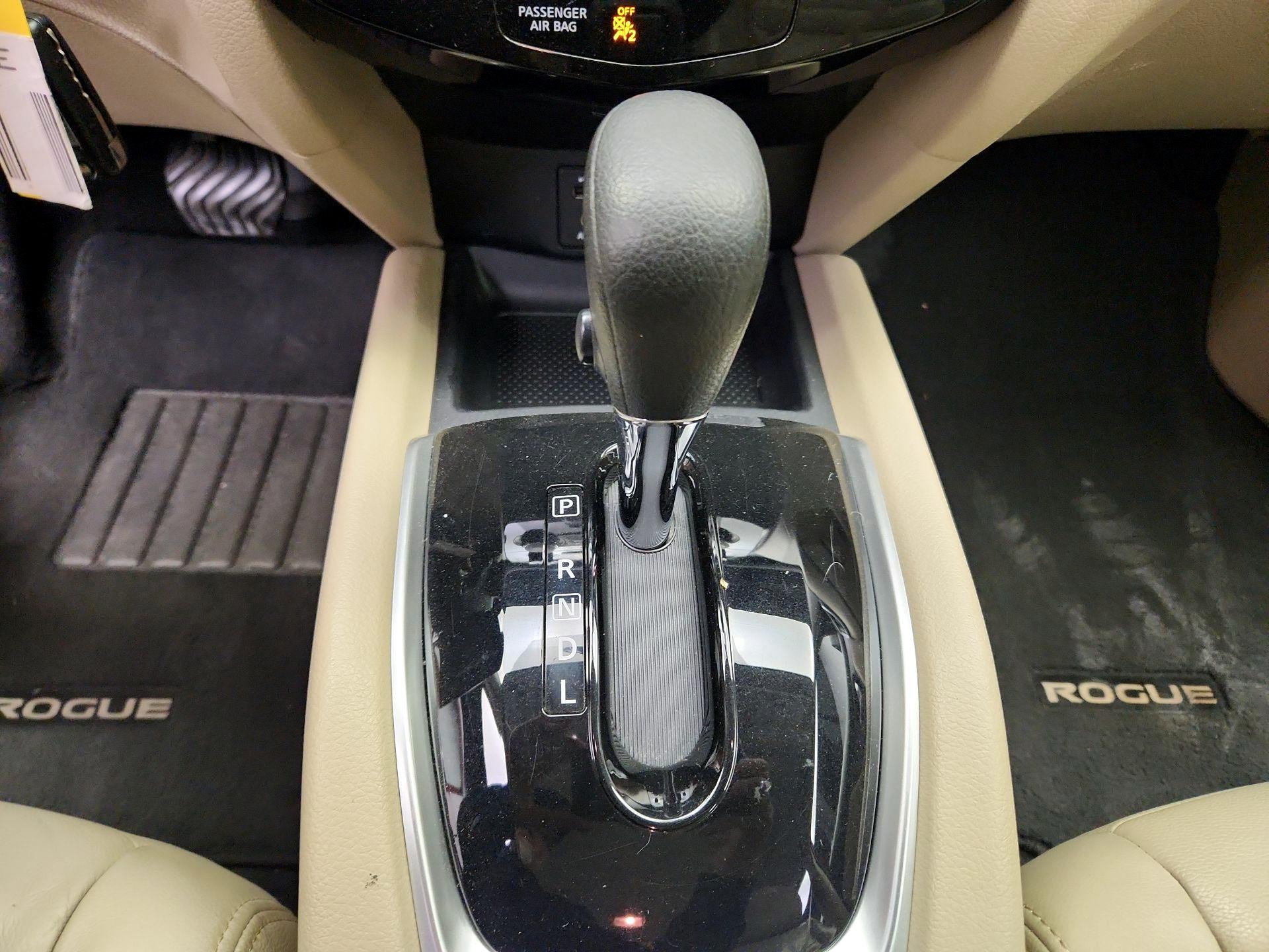 Thumbnail: 2016 Nissan Rogue - 17